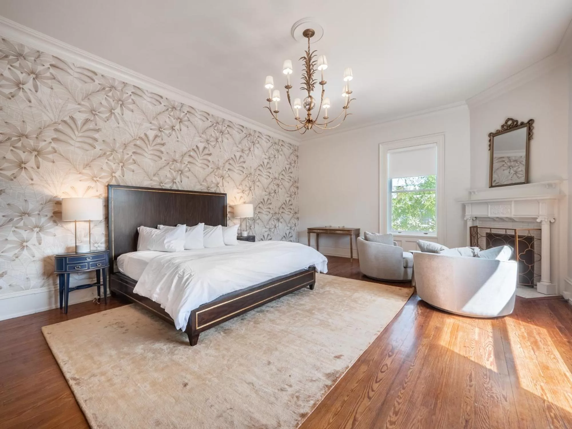 Bed in Graystone Inn