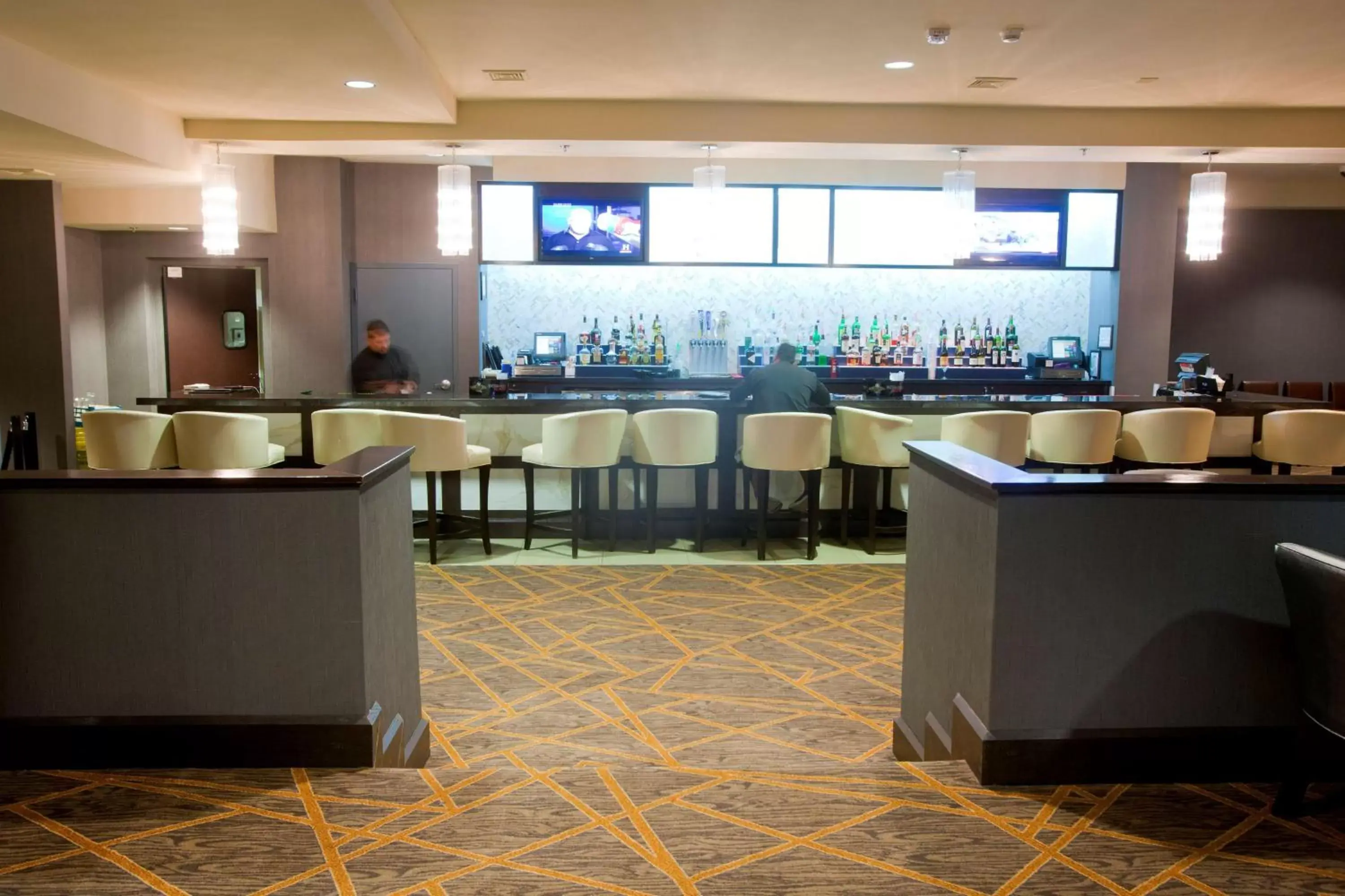 Lounge or bar in DoubleTree by Hilton Midland Plaza