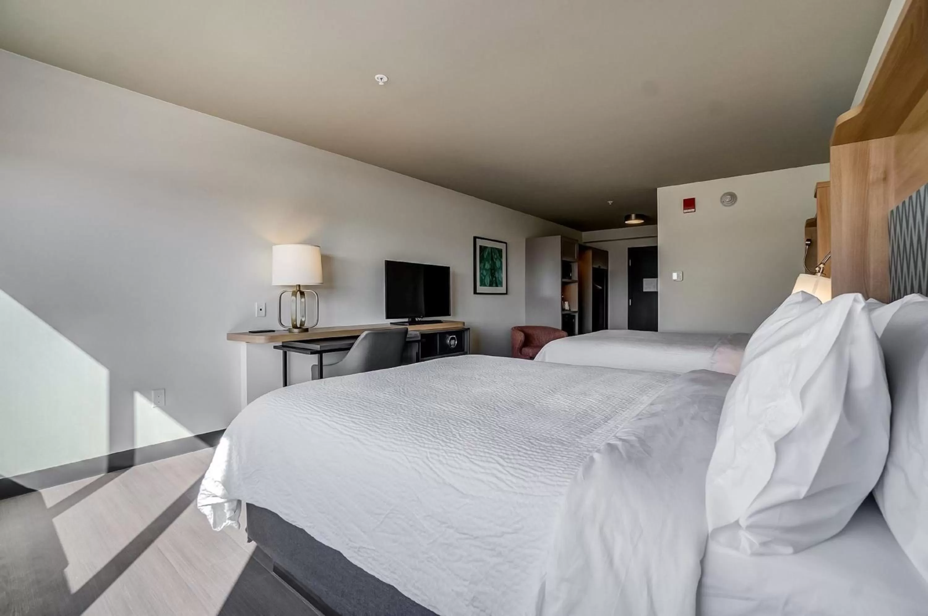 Photo of the whole room, Bed in Holiday Inn Gatineau - Ottawa by IHG