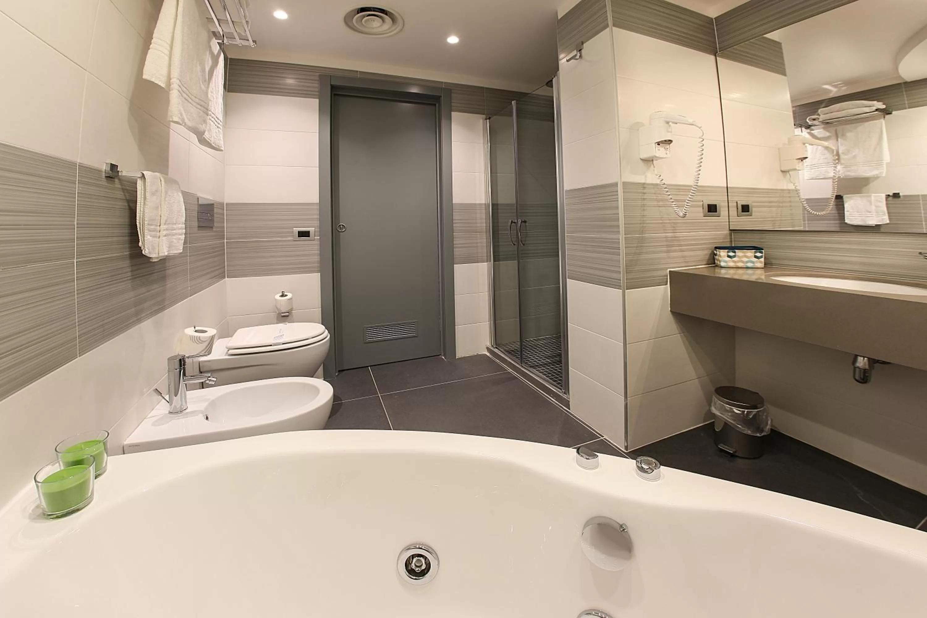 Bathroom in Best Western JFK Hotel