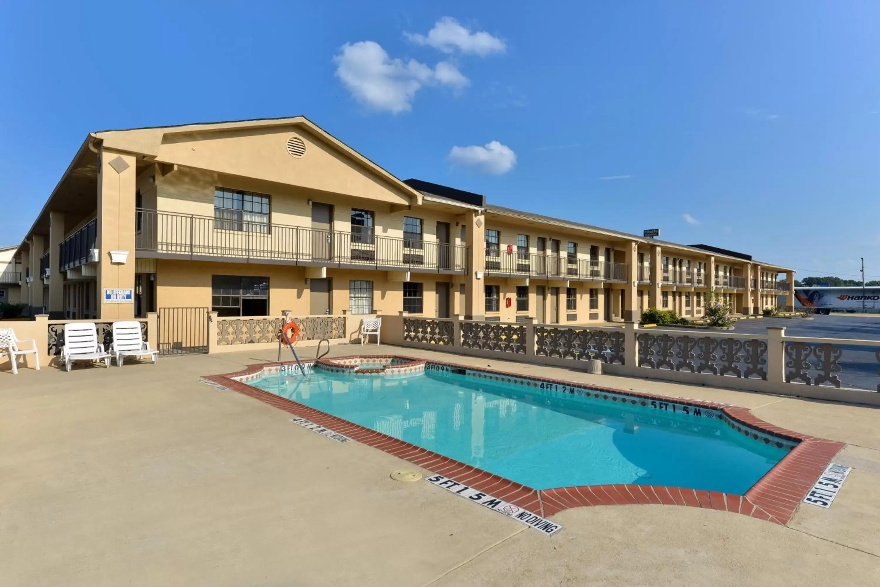 Property building in Americas Best Value Inn Arkadelphia Property building in Americas Best Value Inn Arkadelphia