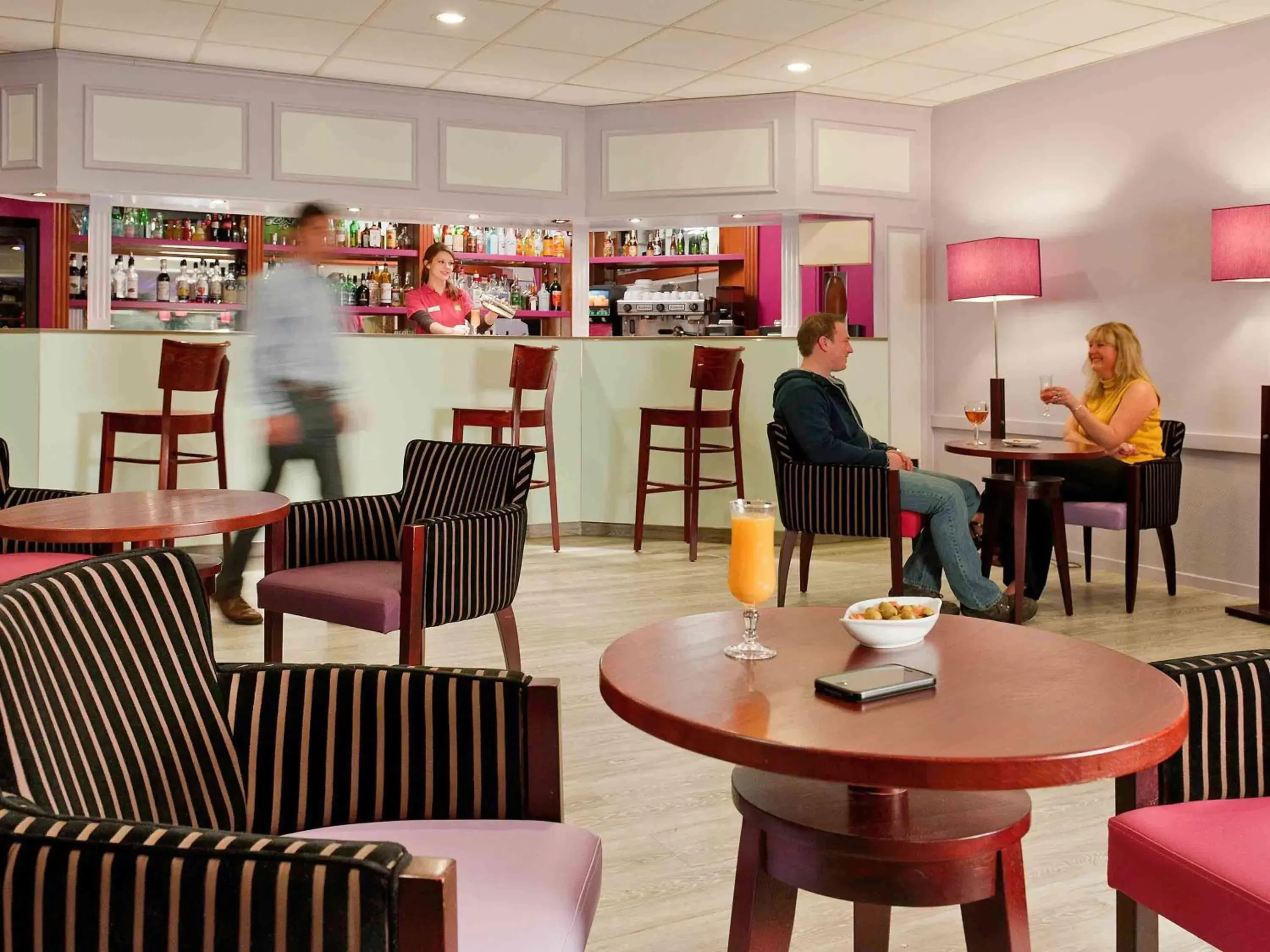 Lounge or bar in ibis Styles Melun Lounge or bar in ibis Styles Melun