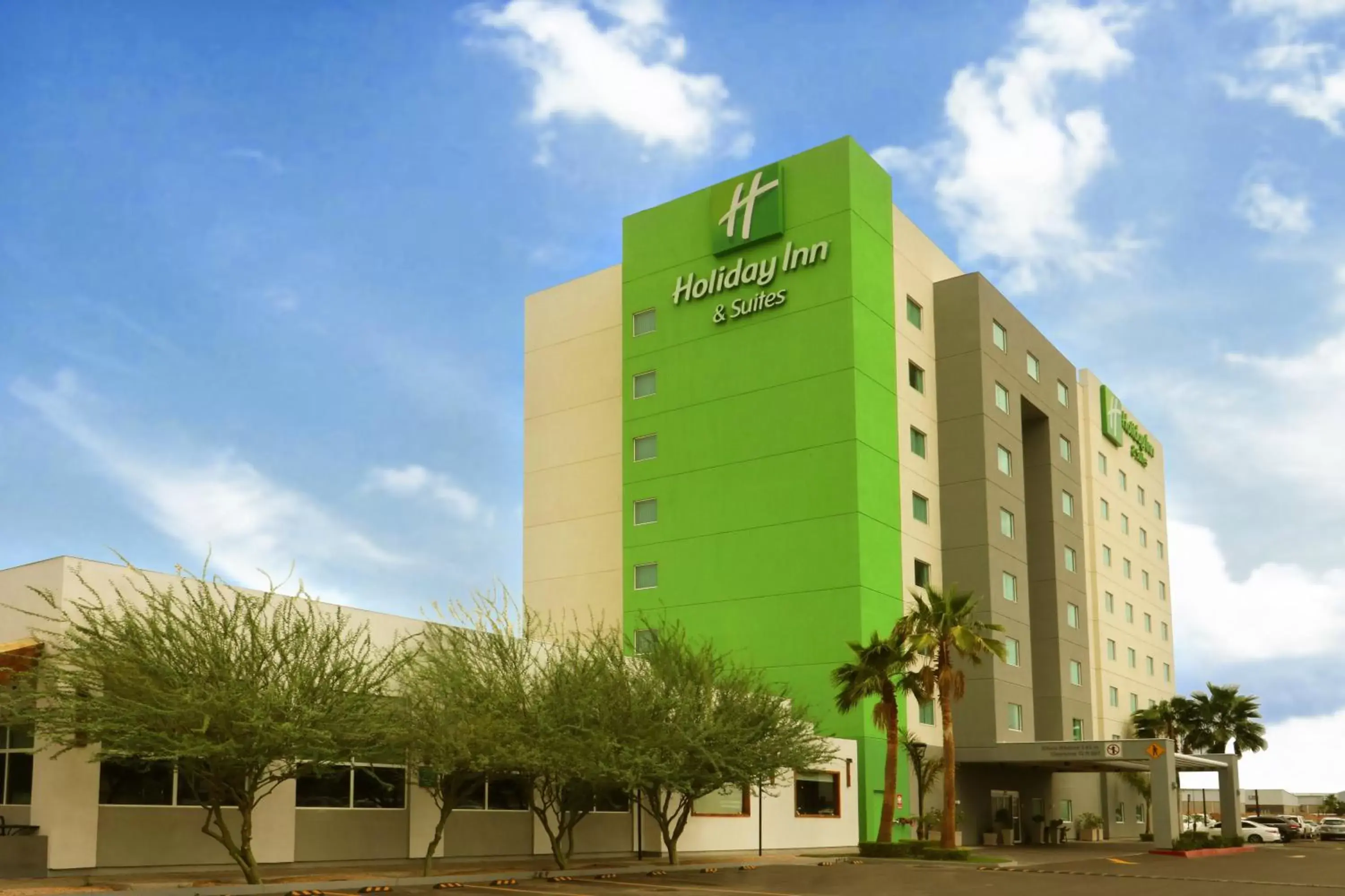 Property Building in Holiday Inn Hotel & Suites Hermosillo Aeropuerto, an IHG Hotel