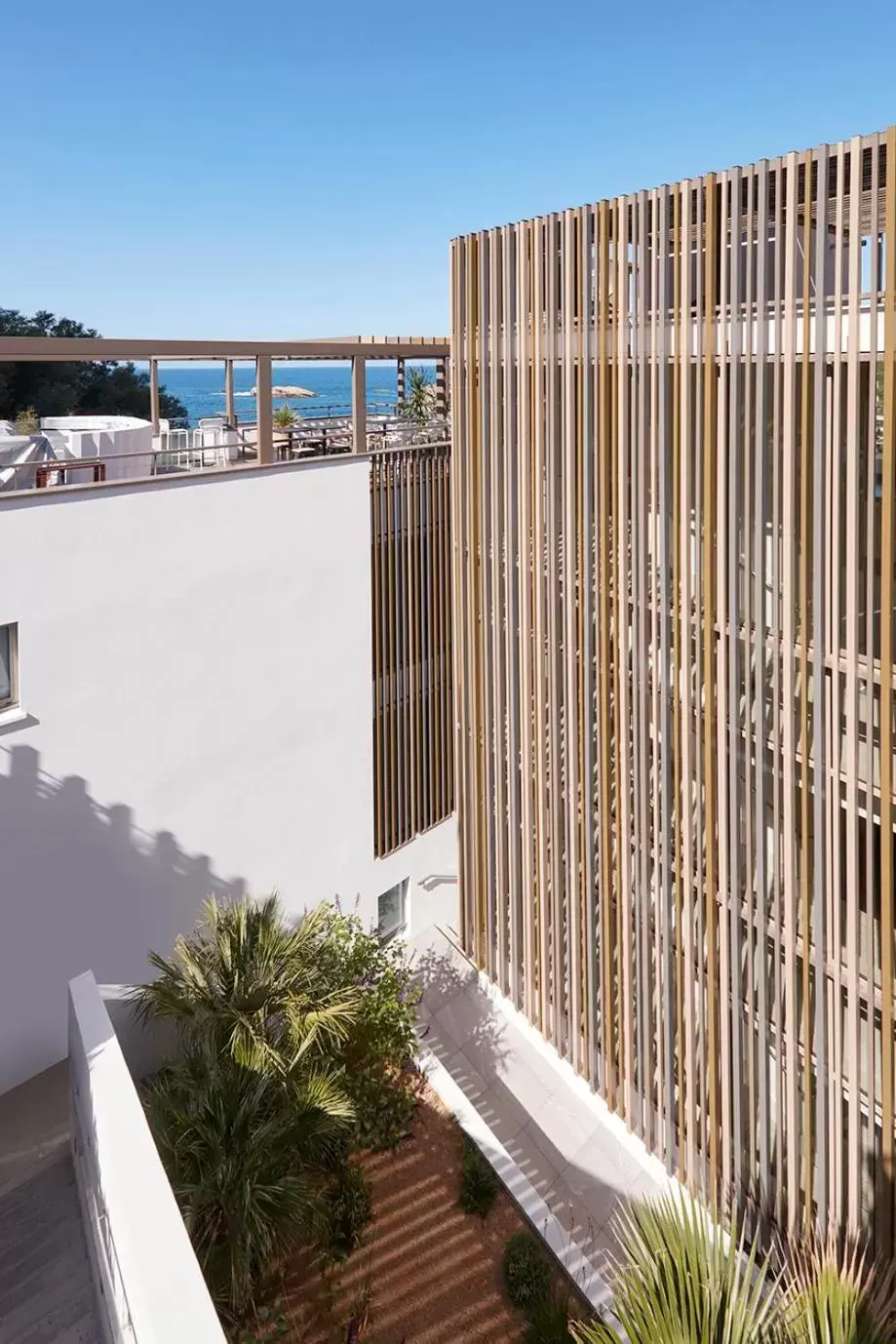 Property building in Hotel de La Plage - Nouvel Etablissement