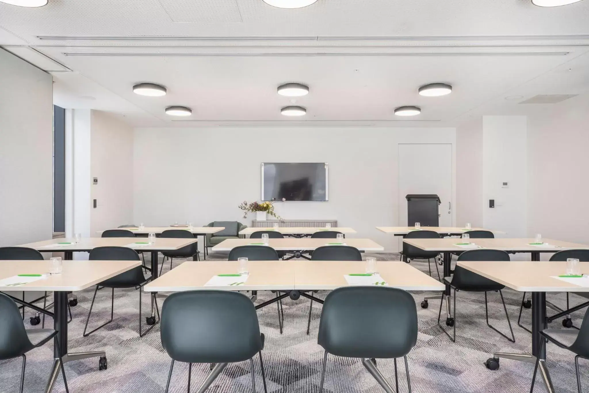 Meeting/conference room in Holiday Inn & Suites Geelong, an IHG Hotel