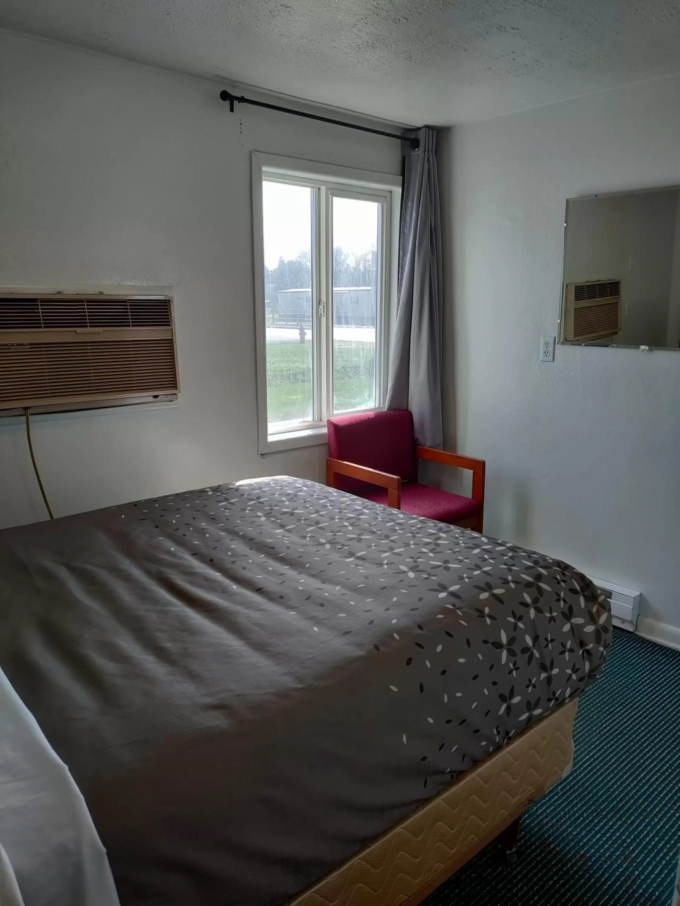 Bed in Eight Bar B Motel