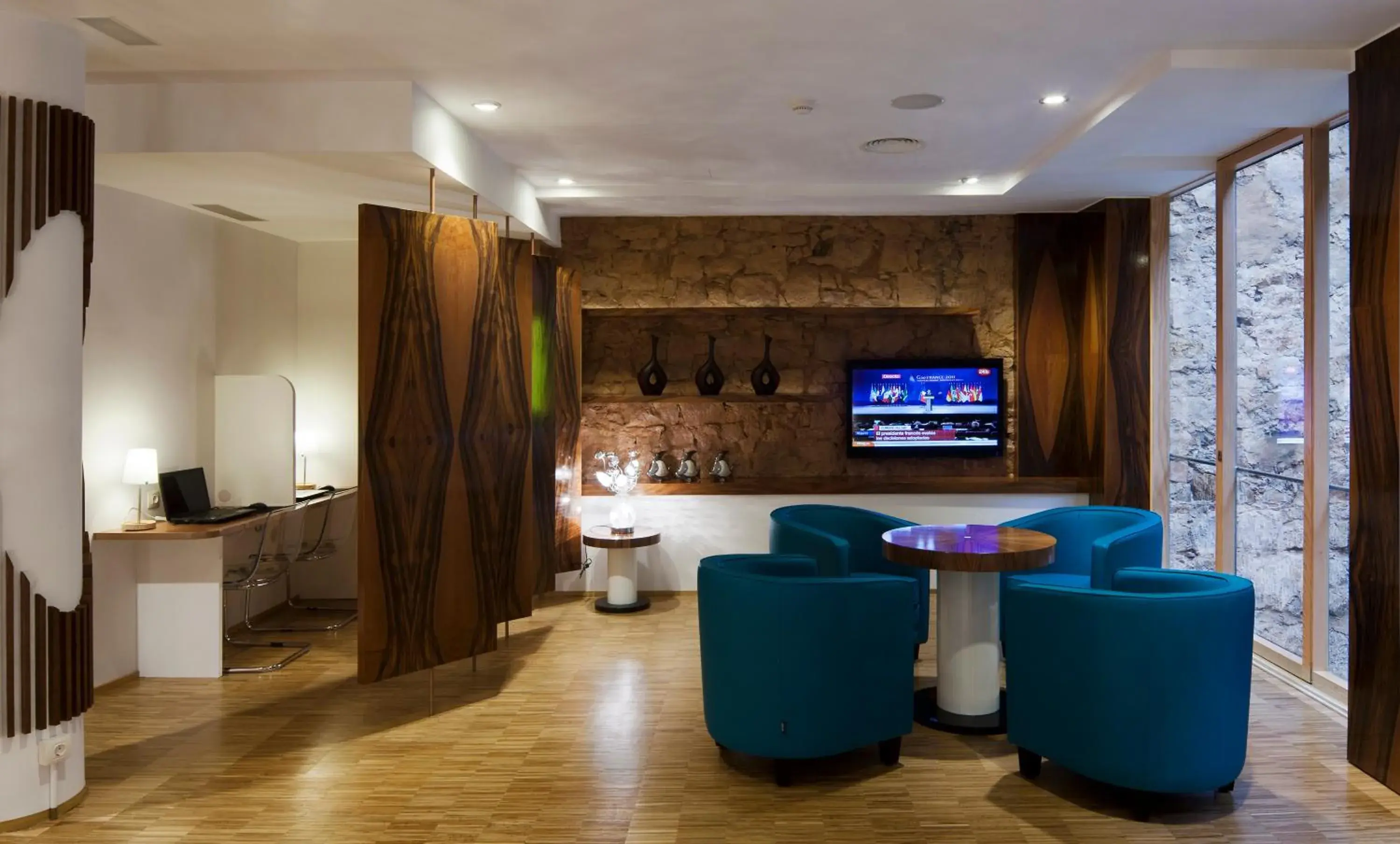 Lounge or bar, Seating Area in Ako Suites Hotel