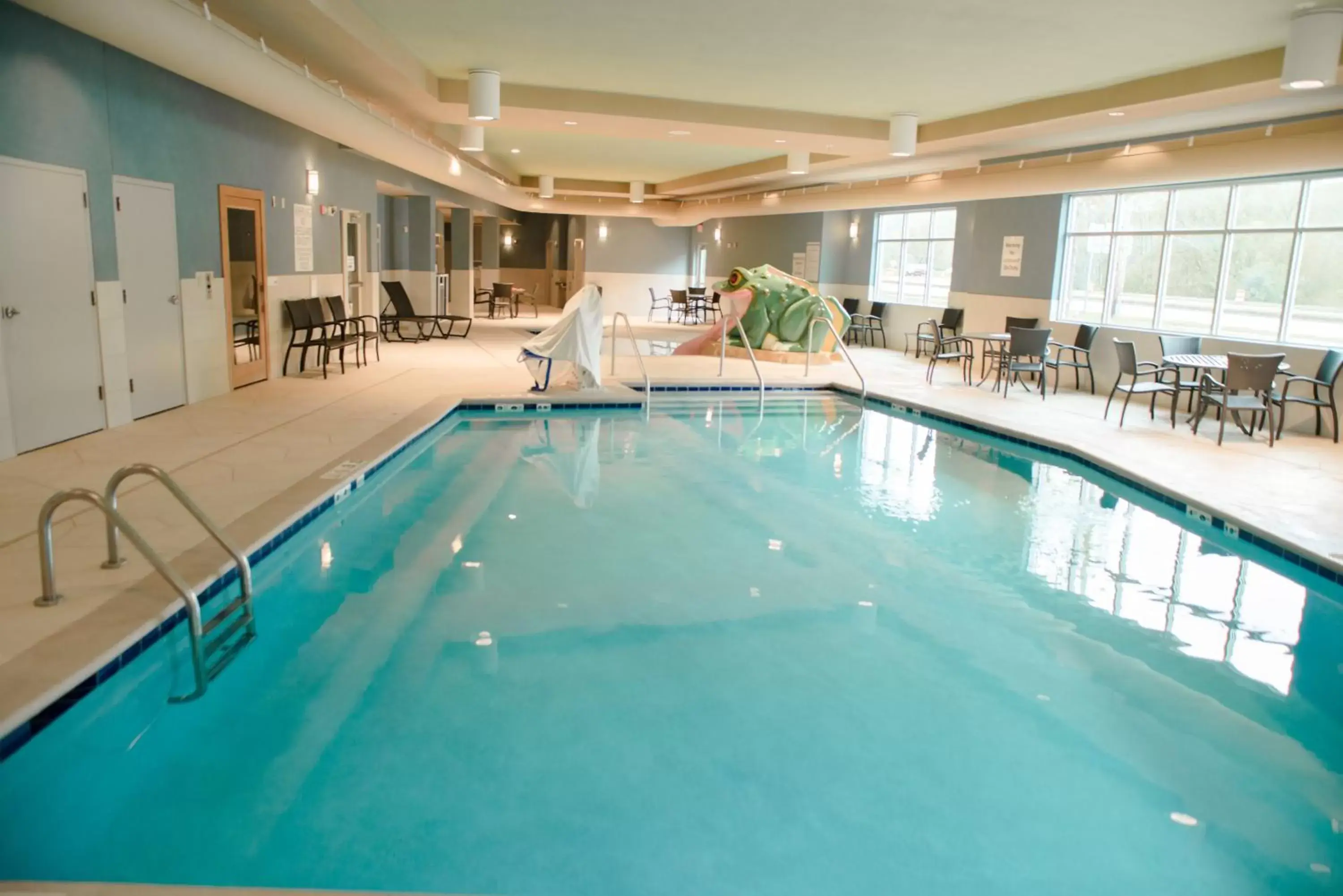 Swimming Pool in Holiday Inn Express Winona, an IHG Hotel