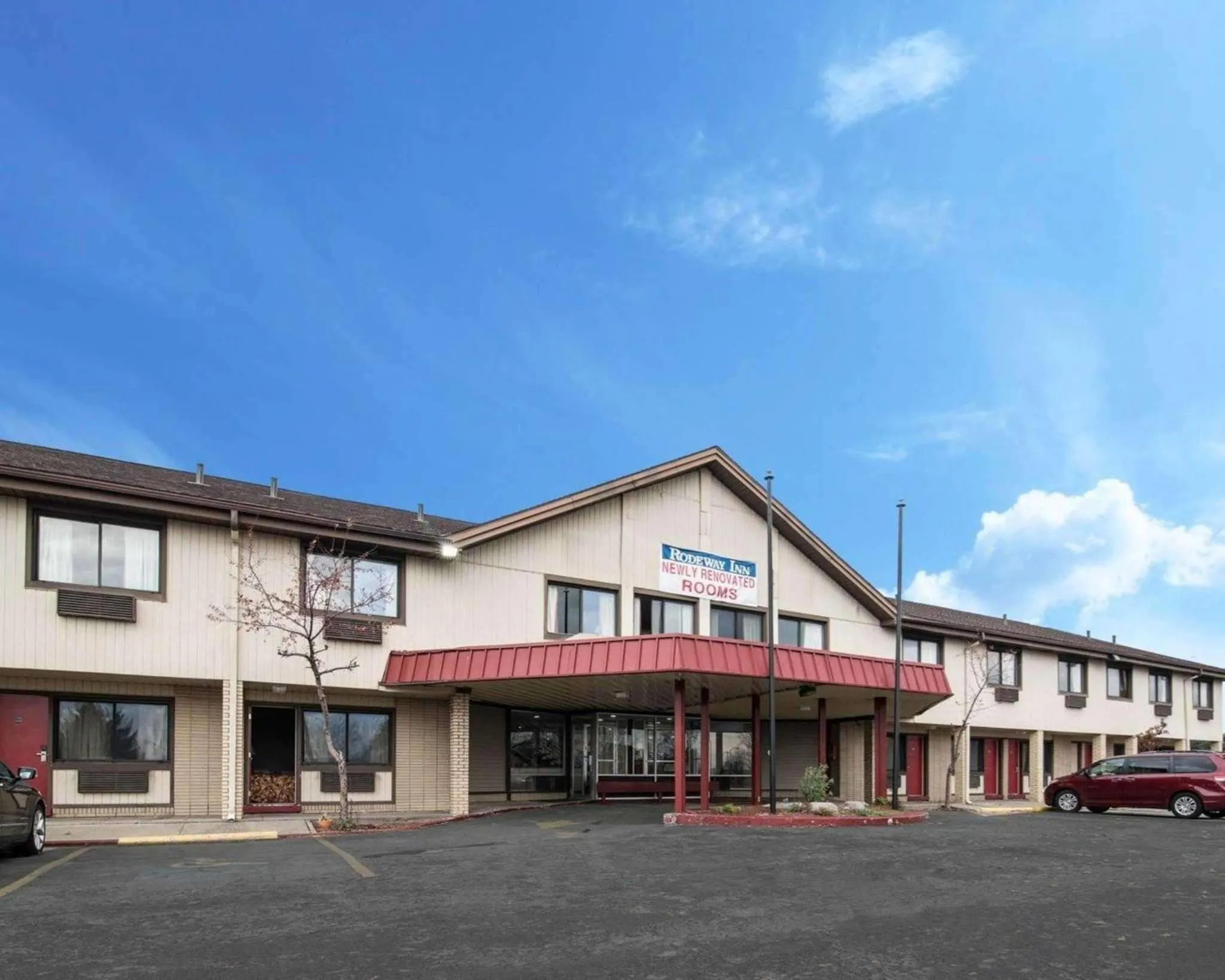 Property building in Rodeway Inn Syracuse Carrier Circle