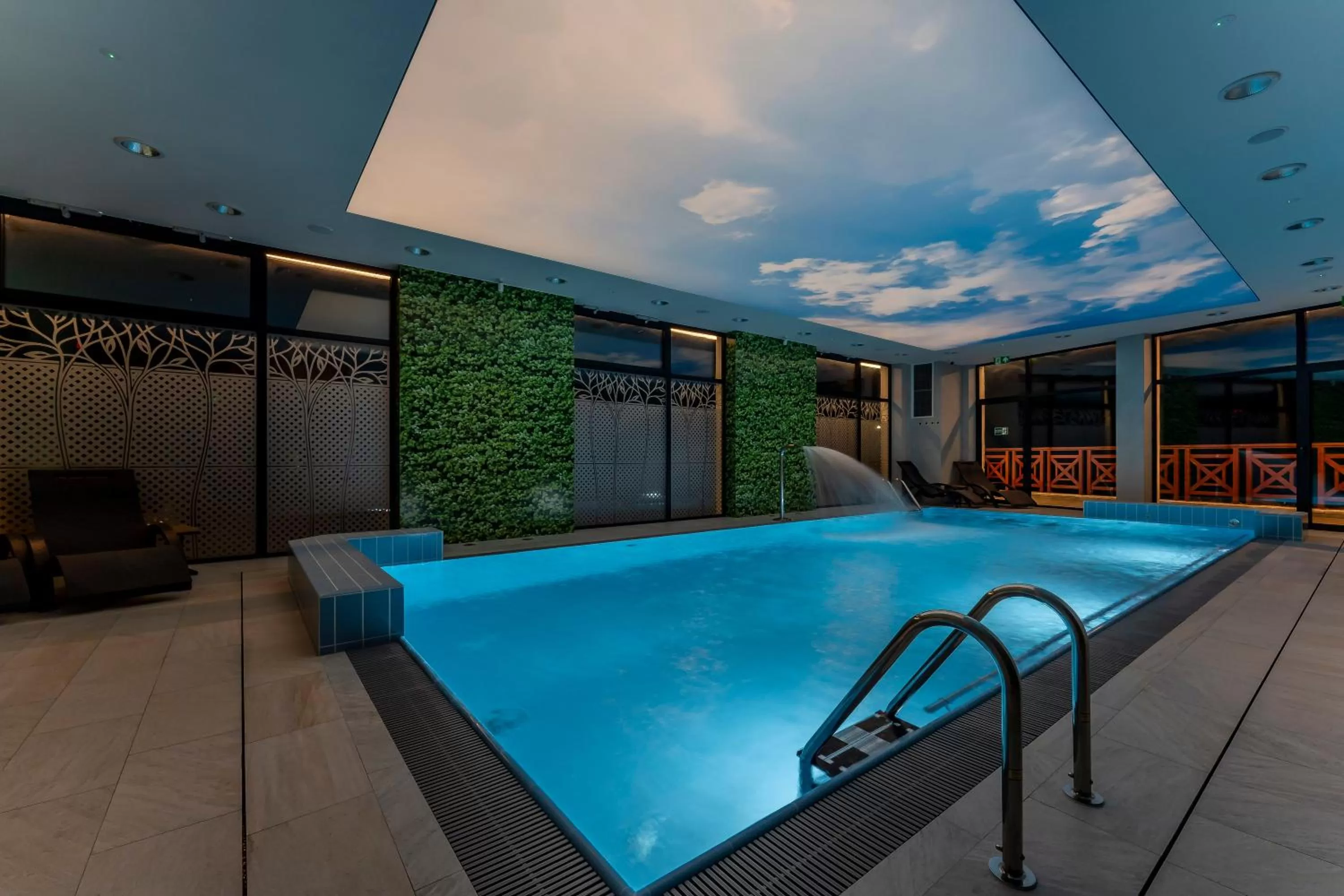 Swimming pool in Aura Medical SPA Nałęczów