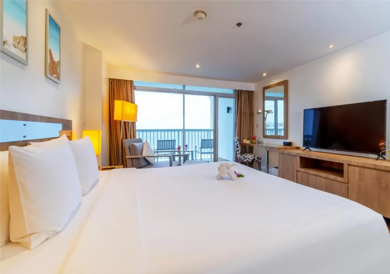Bed in Radisson Resort & Spa Hua Hin