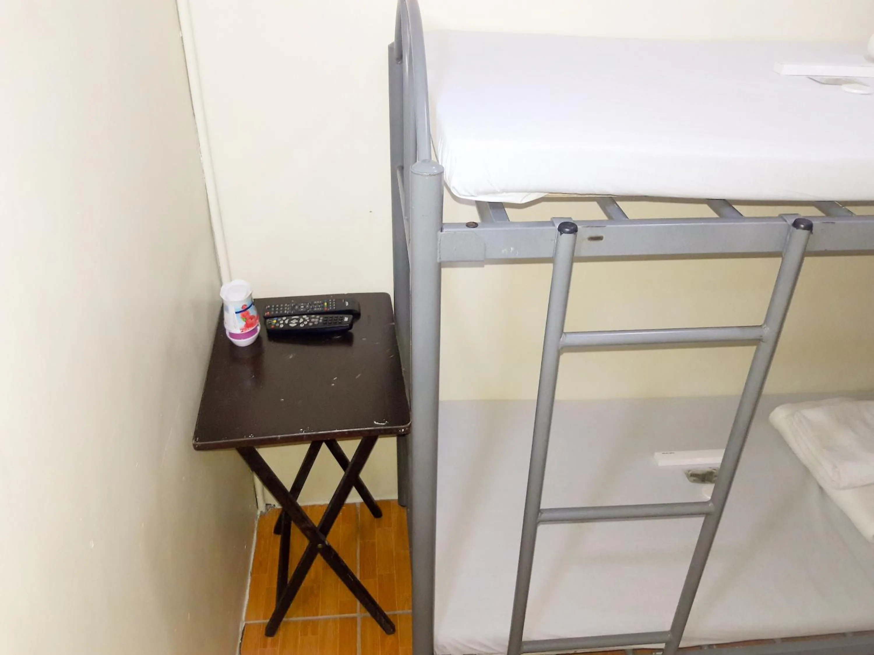 hair dresser in 8Hostel