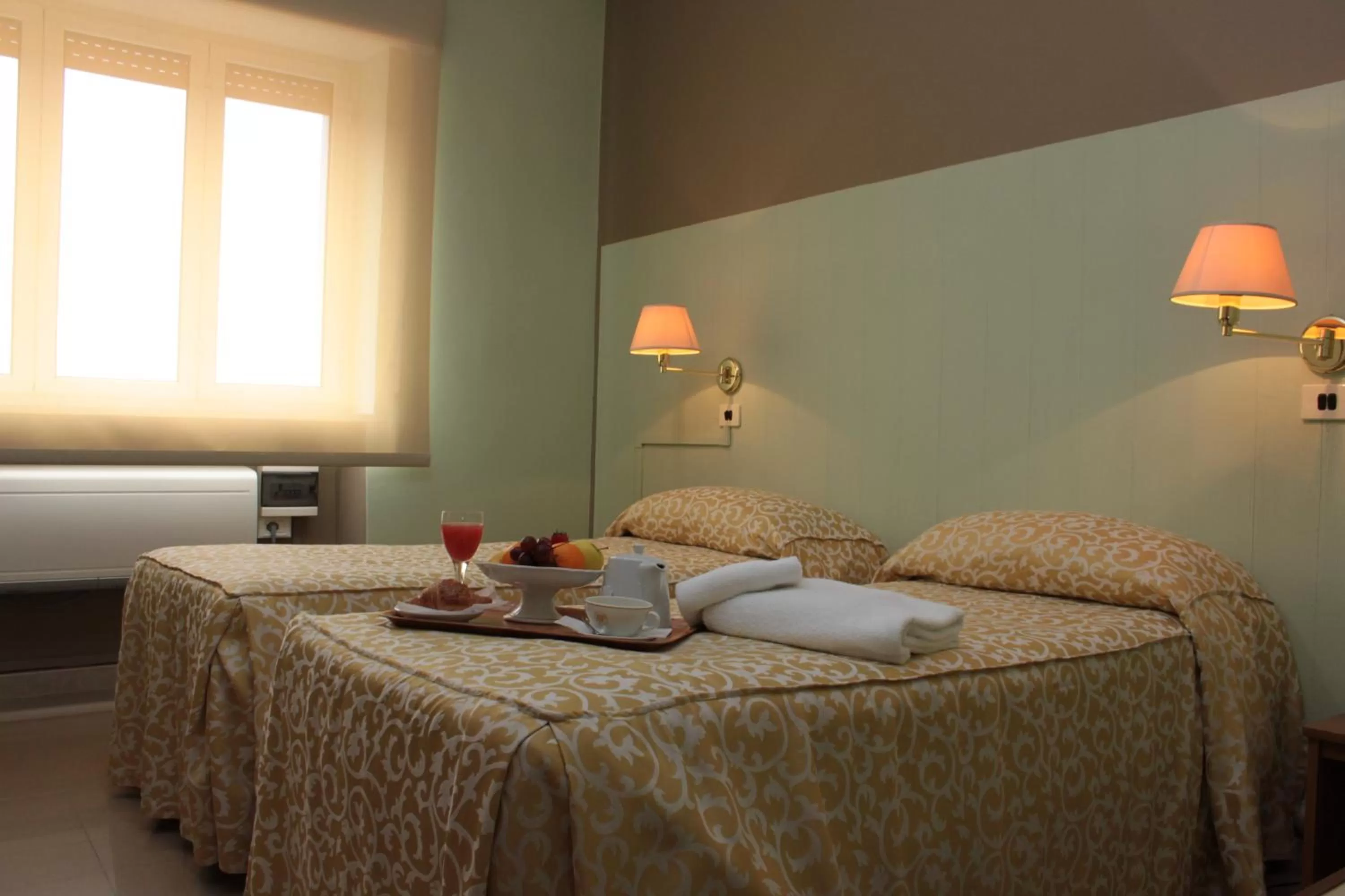 Bedroom, Bed in Hotel Plaza