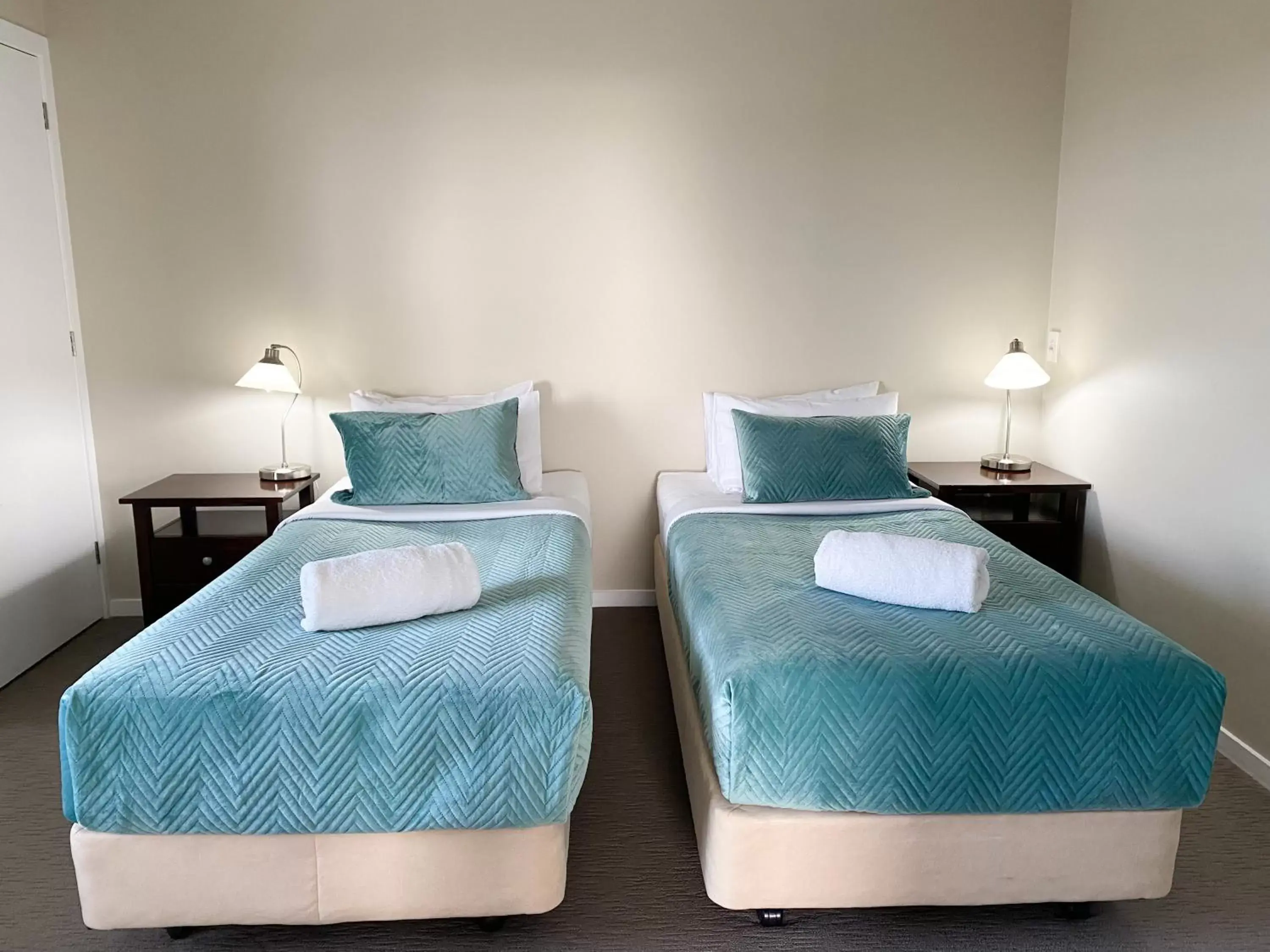Bedroom, Bed in Deep Blue Hotel & Hot Springs