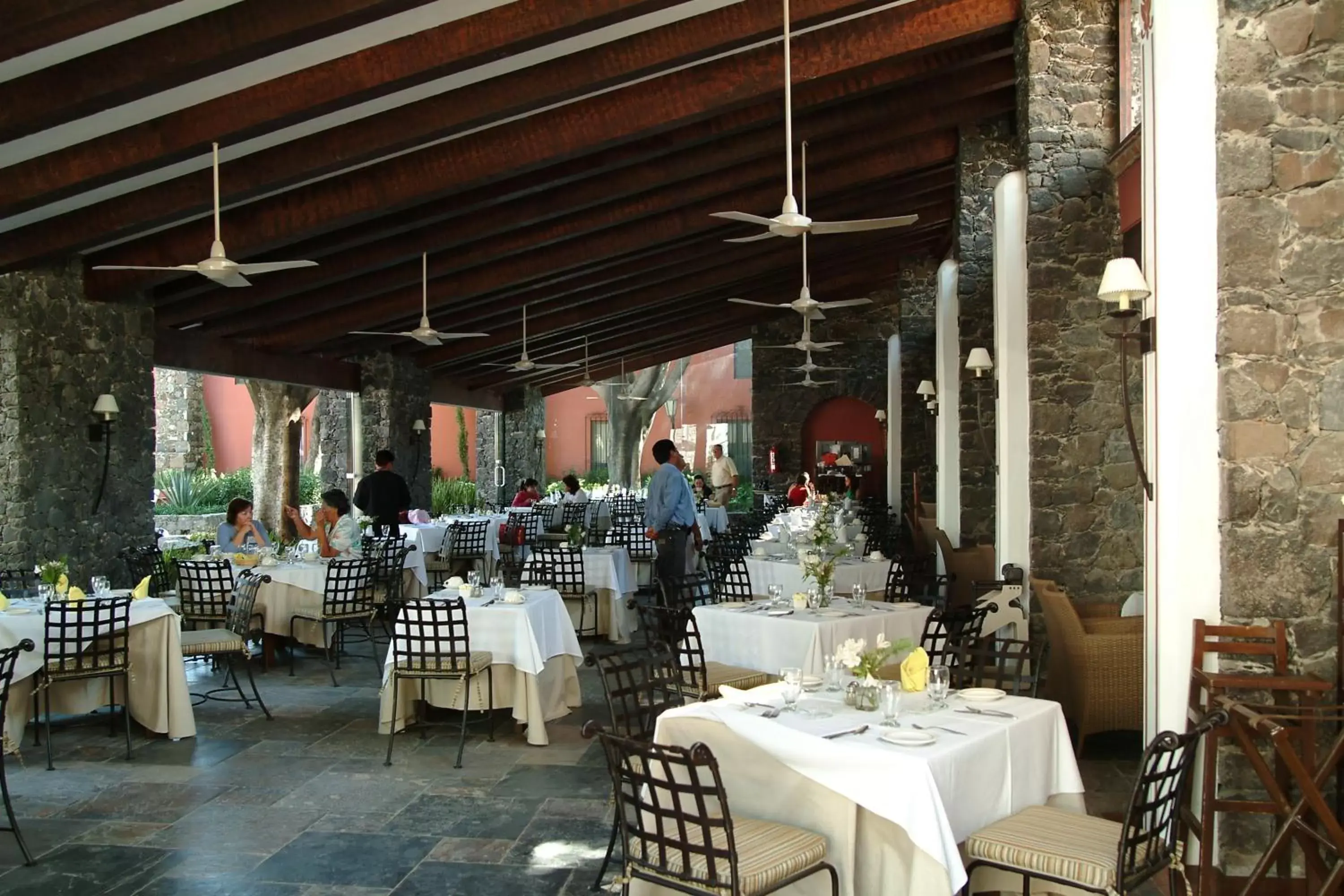 Restaurant/places to eat in Hacienda Jurica by Brisas Restaurant/places to eat in Hacienda Jurica by Brisas