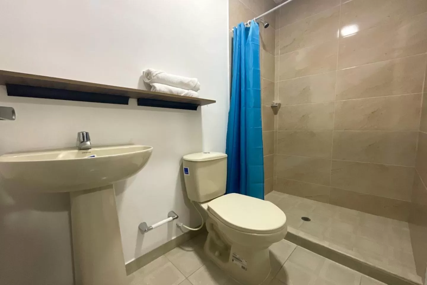 Bathroom in Hotel Andina Blue Santa Marta