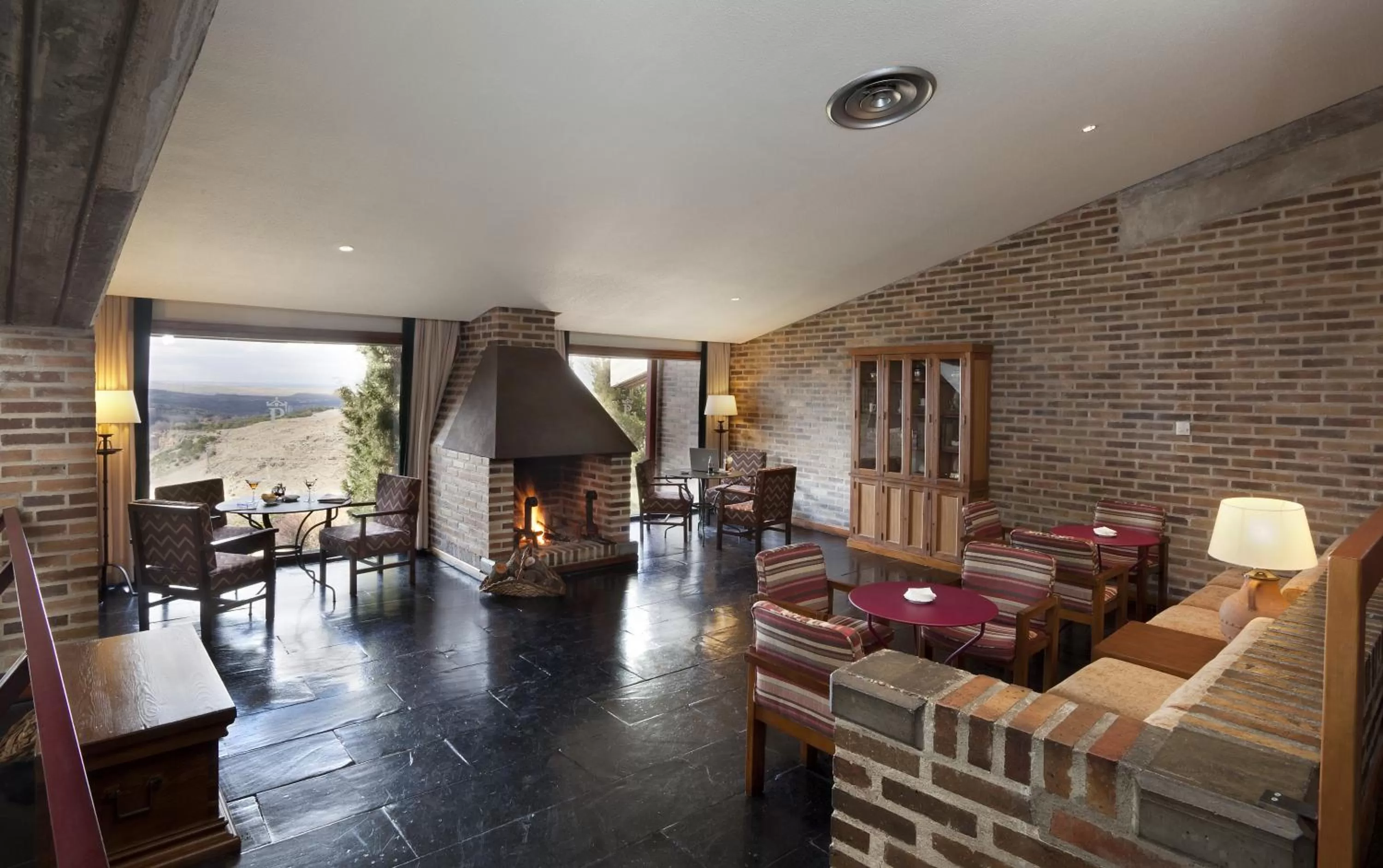 Lounge or bar in Parador de Segovia