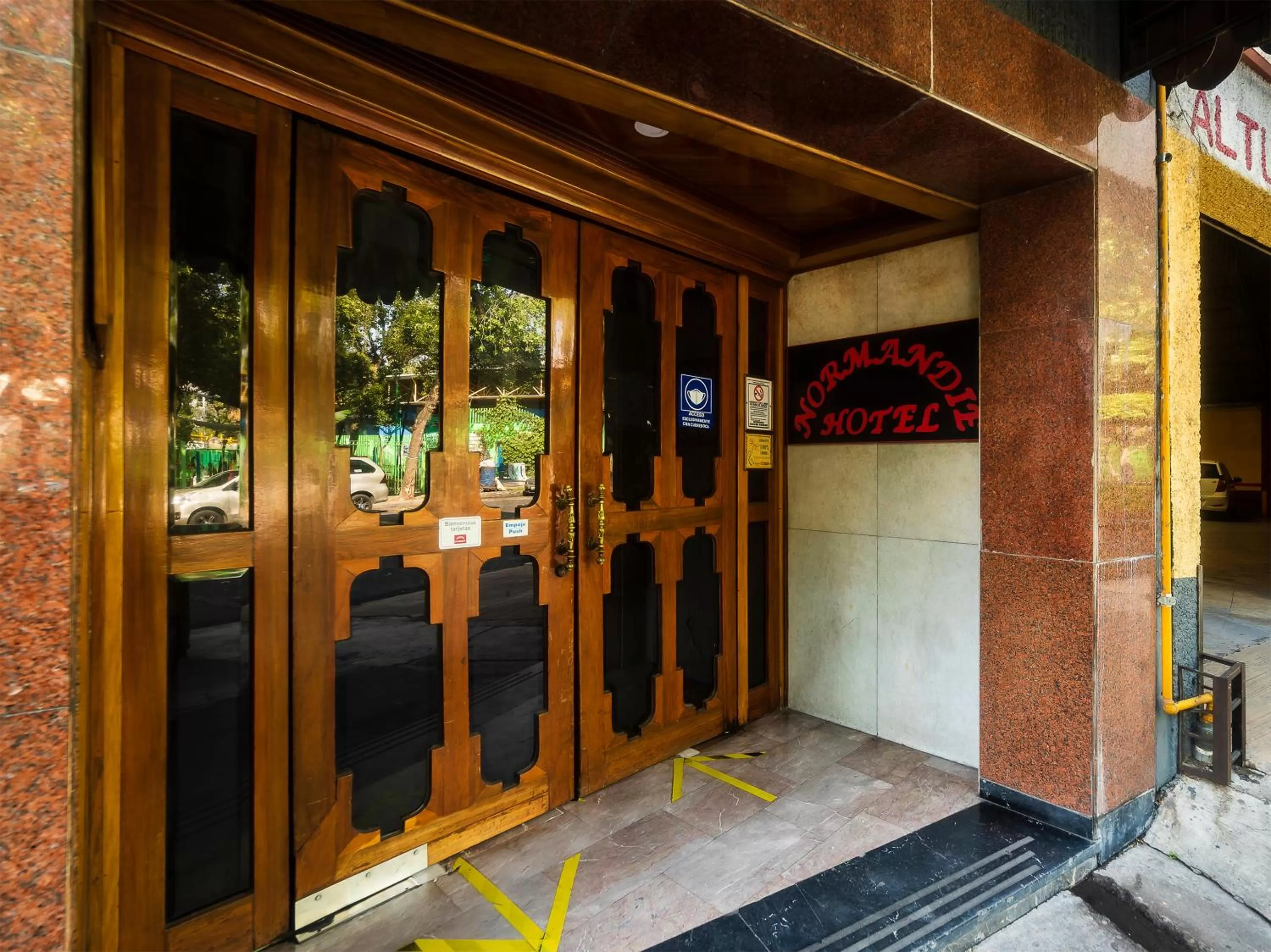 Facade/entrance in Hotel Normandie