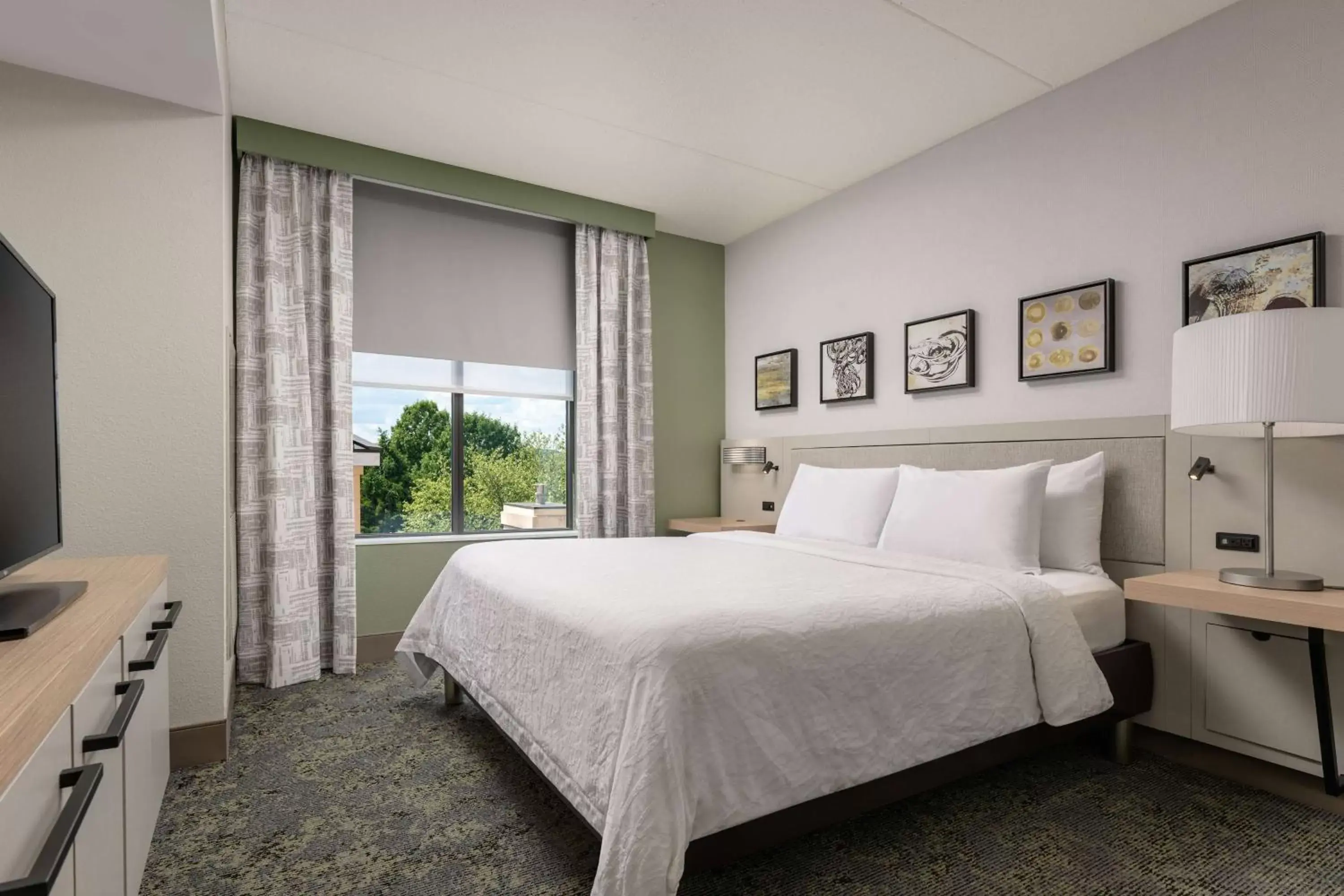 Bed in Hilton Garden Inn Nashville/Franklin-Cool Springs