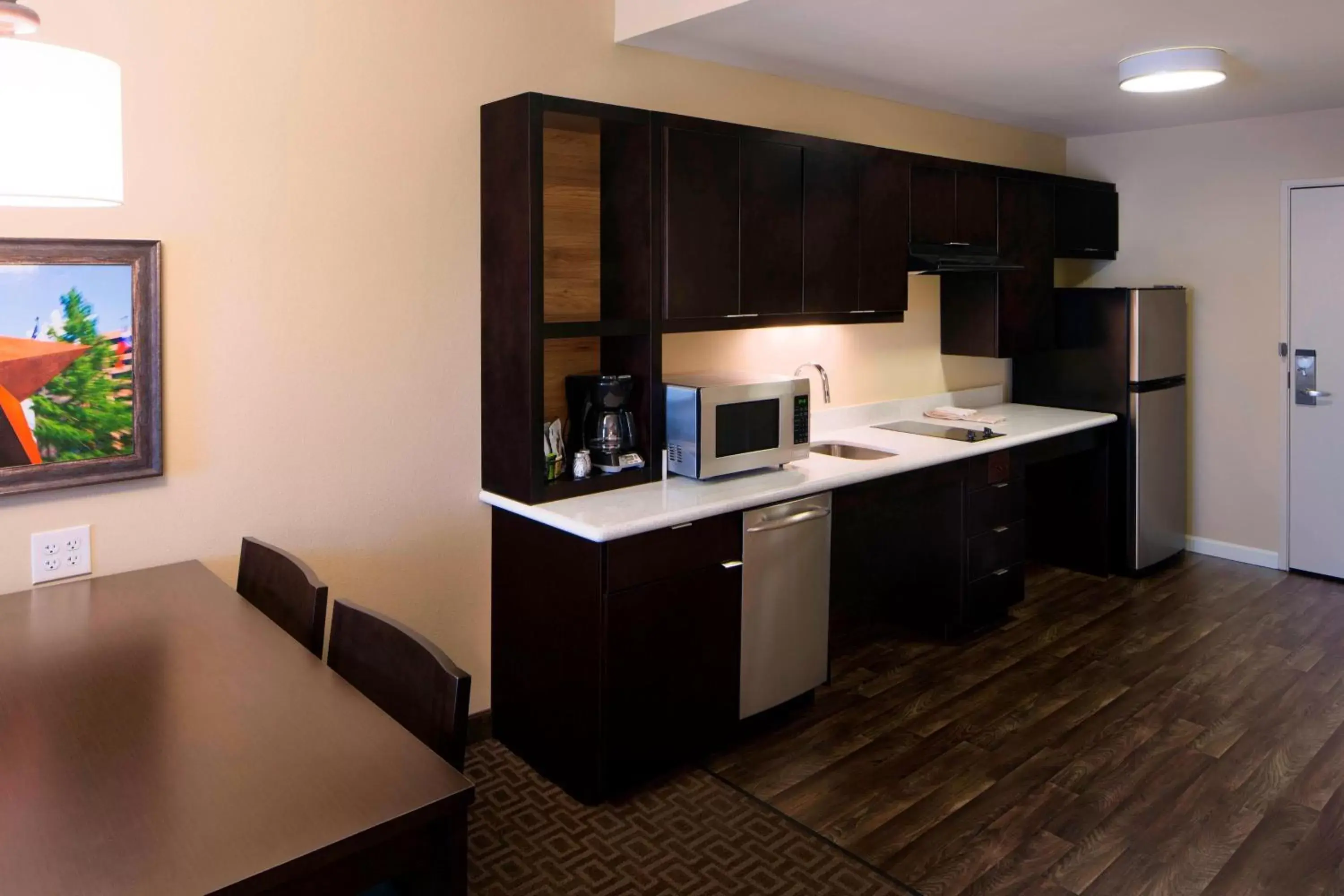 Kitchen or kitchenette, Kitchen/Kitchenette in TownePlace Suites by Marriott Austin Round Rock
