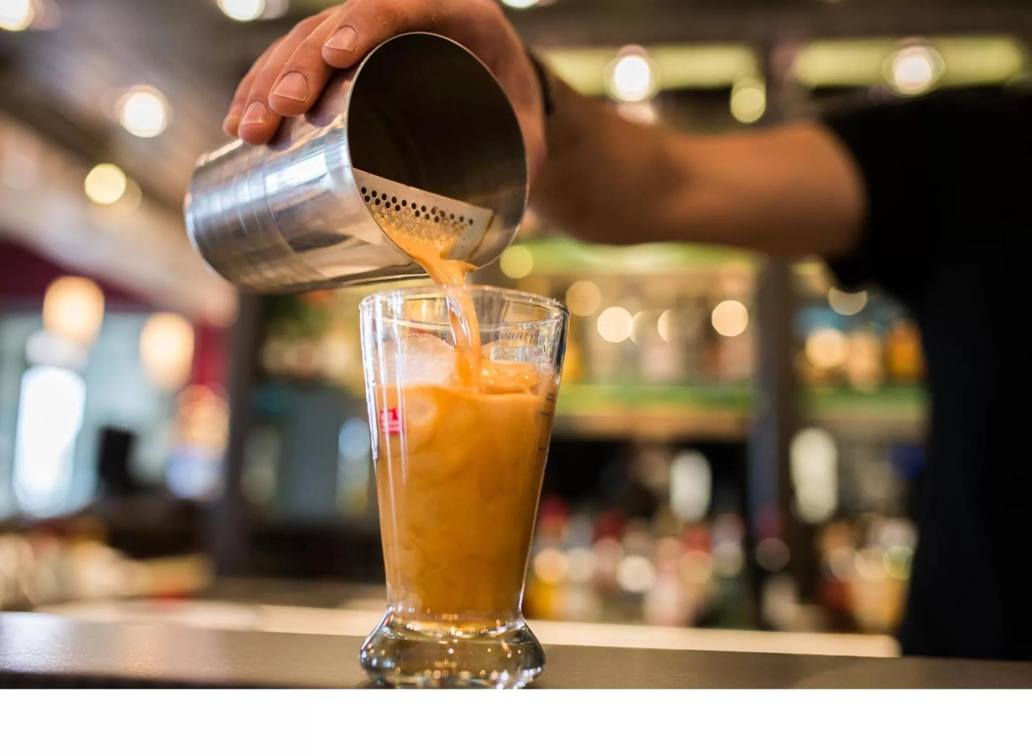 Lounge or bar in Phoenix Hotel