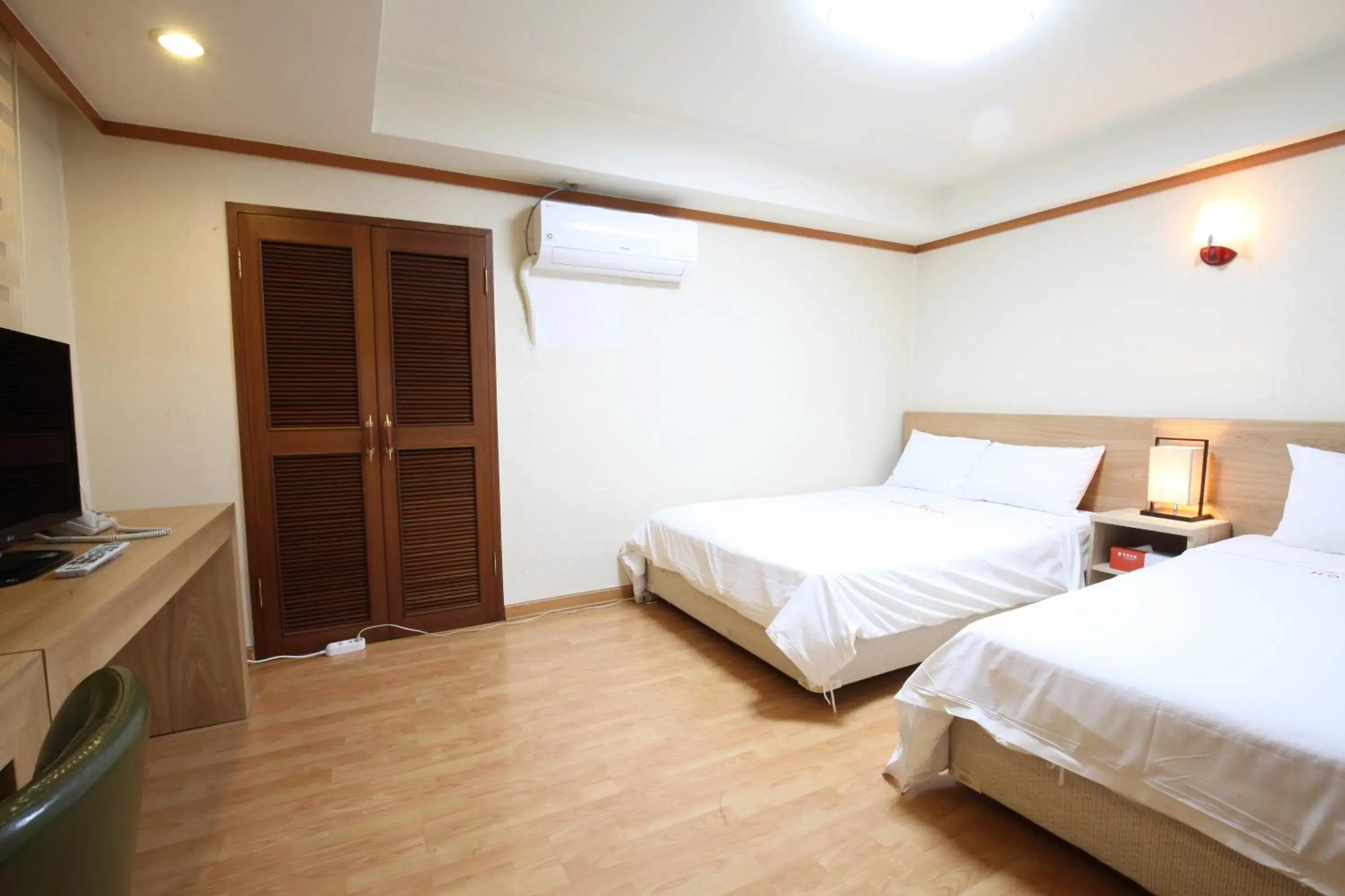 Decorative detail, Bed in Angel Hotel Decorative detail, Bed in Angel Hotel