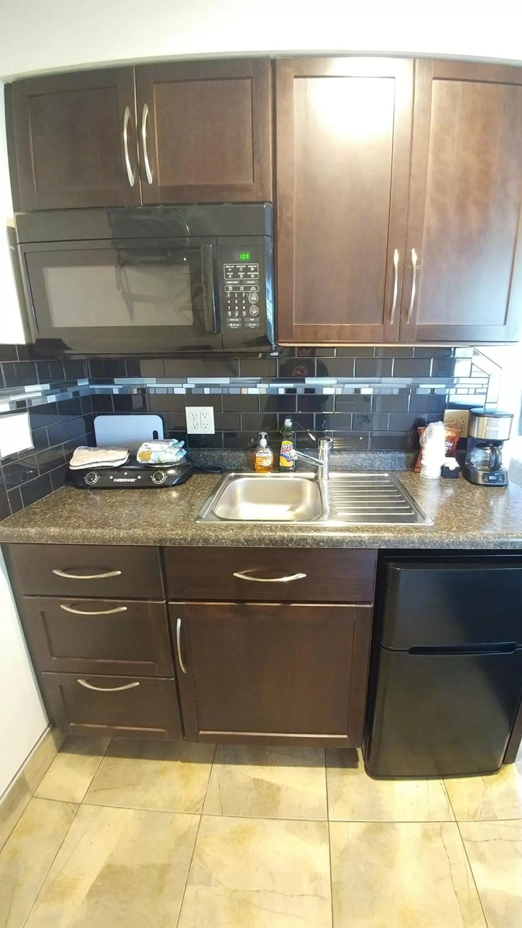 Kitchen or kitchenette in Motel 57
