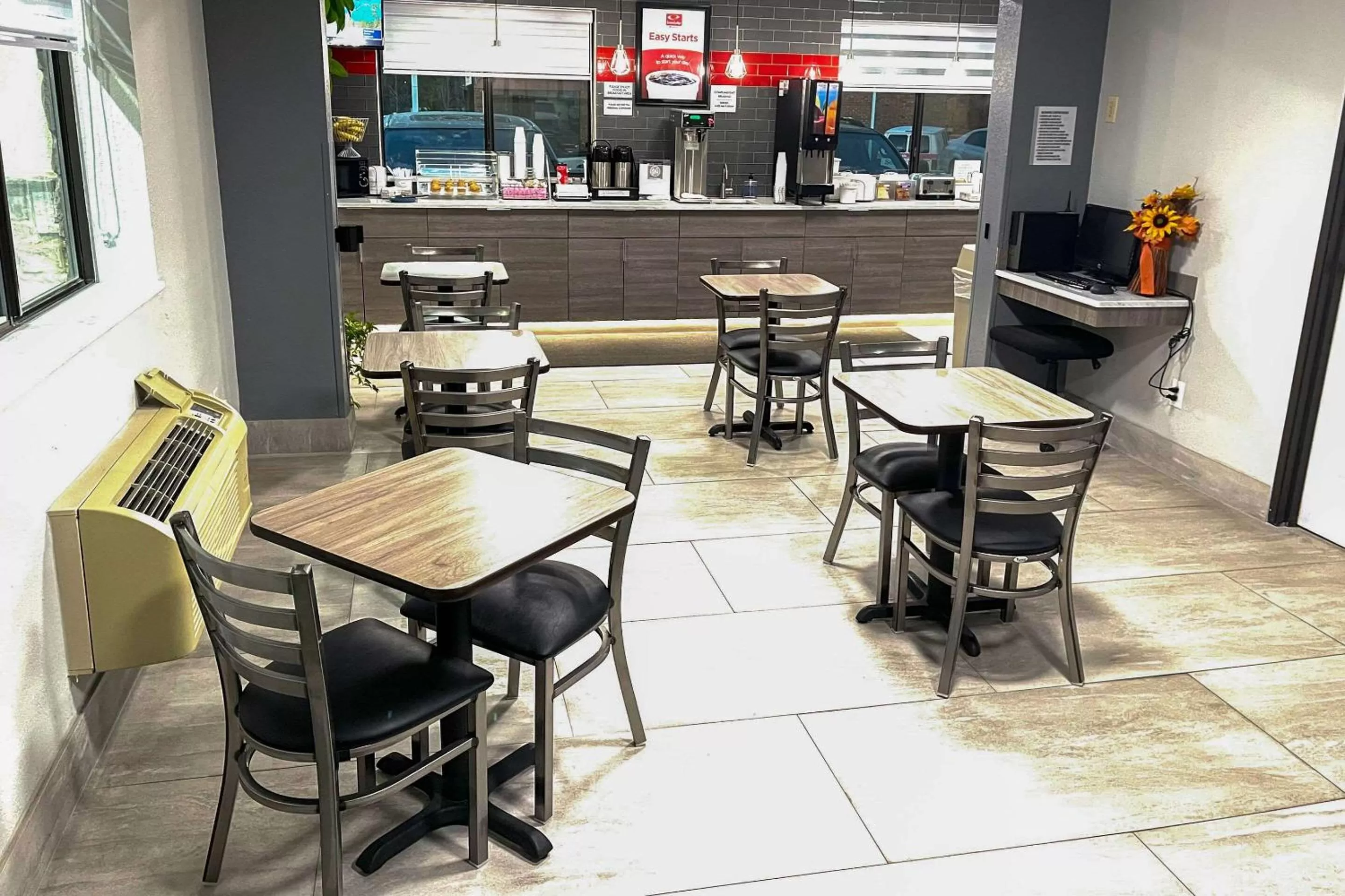 Breakfast in Econo Lodge Cartersville-Emerson Lake Point