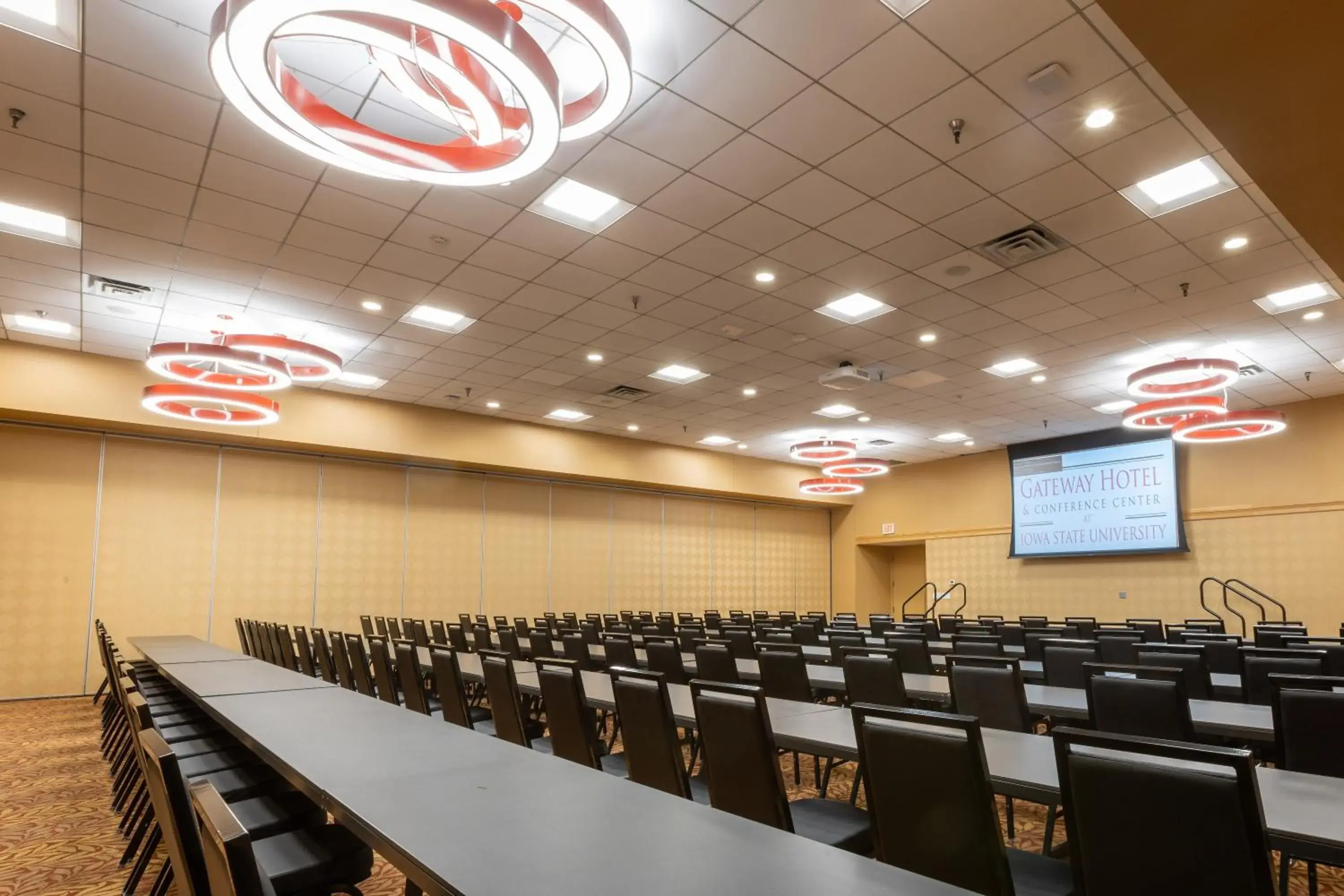 Meeting/conference room in Gateway Hotel and Conference Center