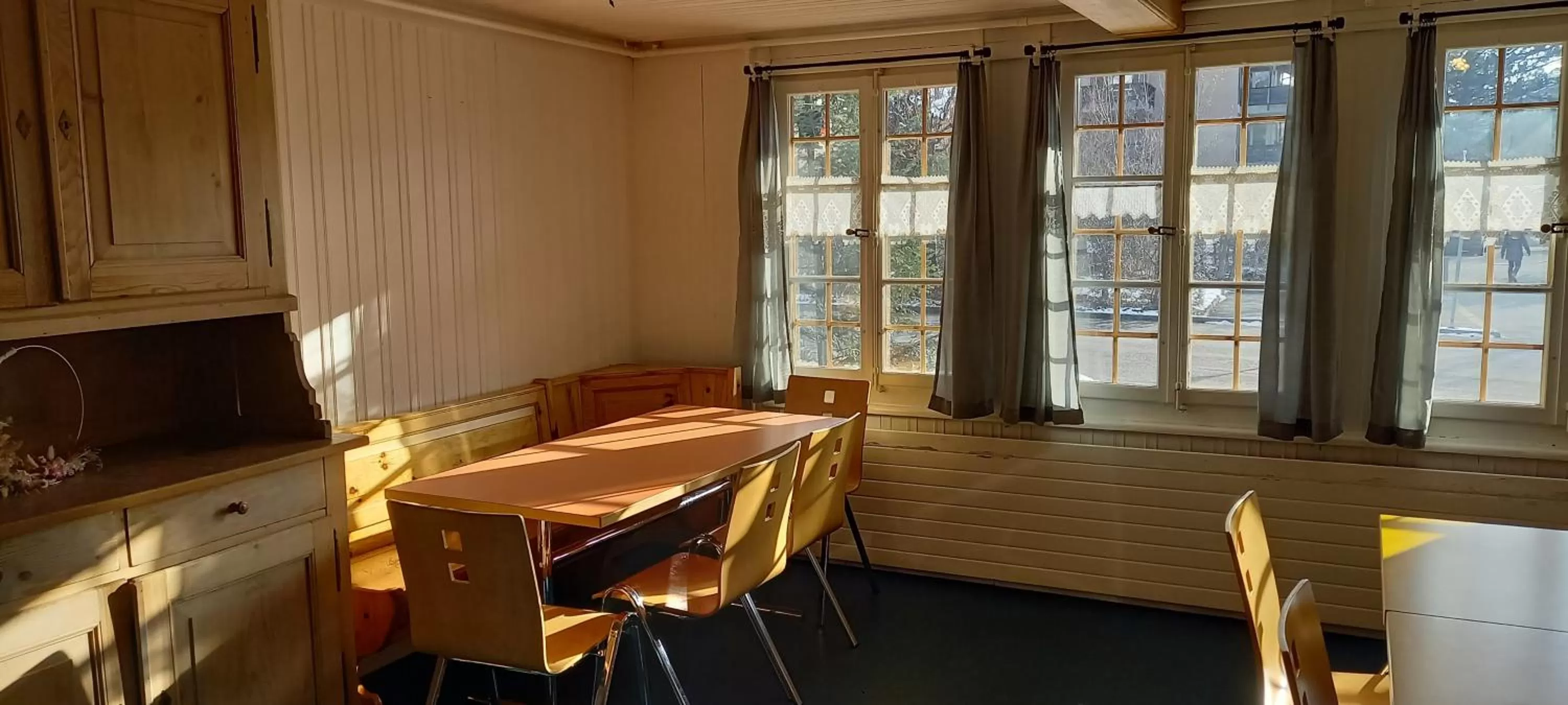 Dining area in Emme Lodge