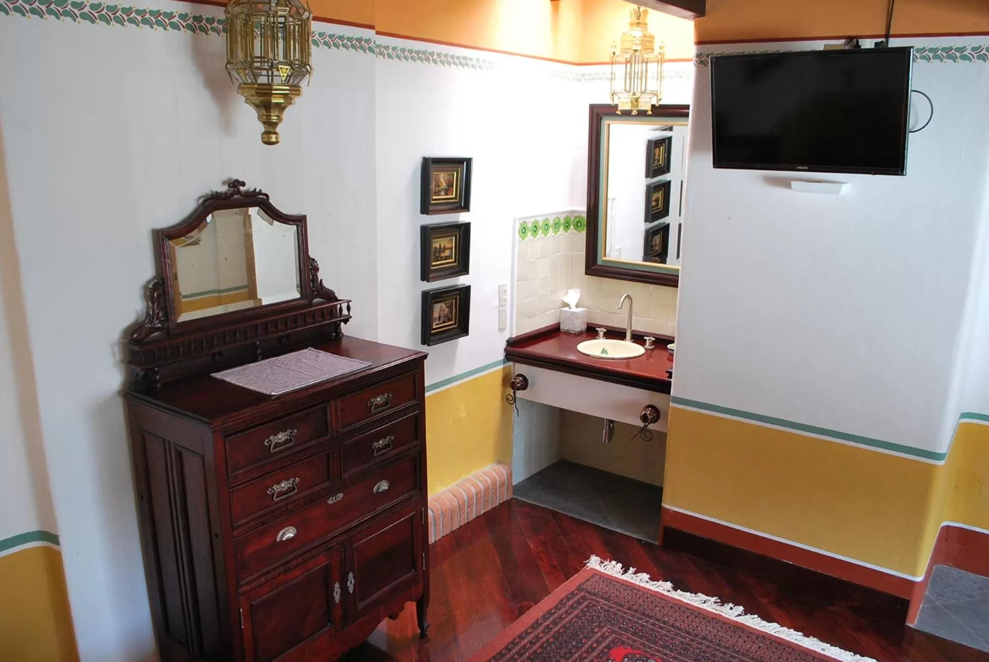 Decorative detail in Sanbernabé tres