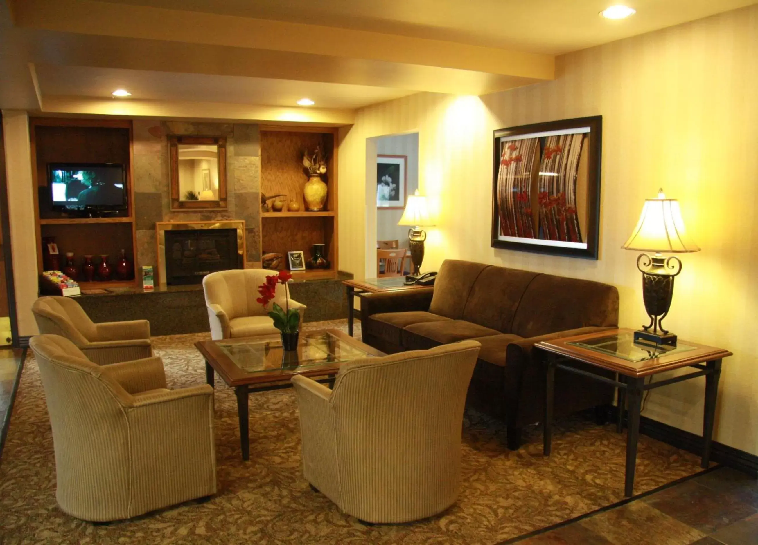 Lobby or reception, Seating Area in Baymont by Wyndham Seattle/Kirkland WA