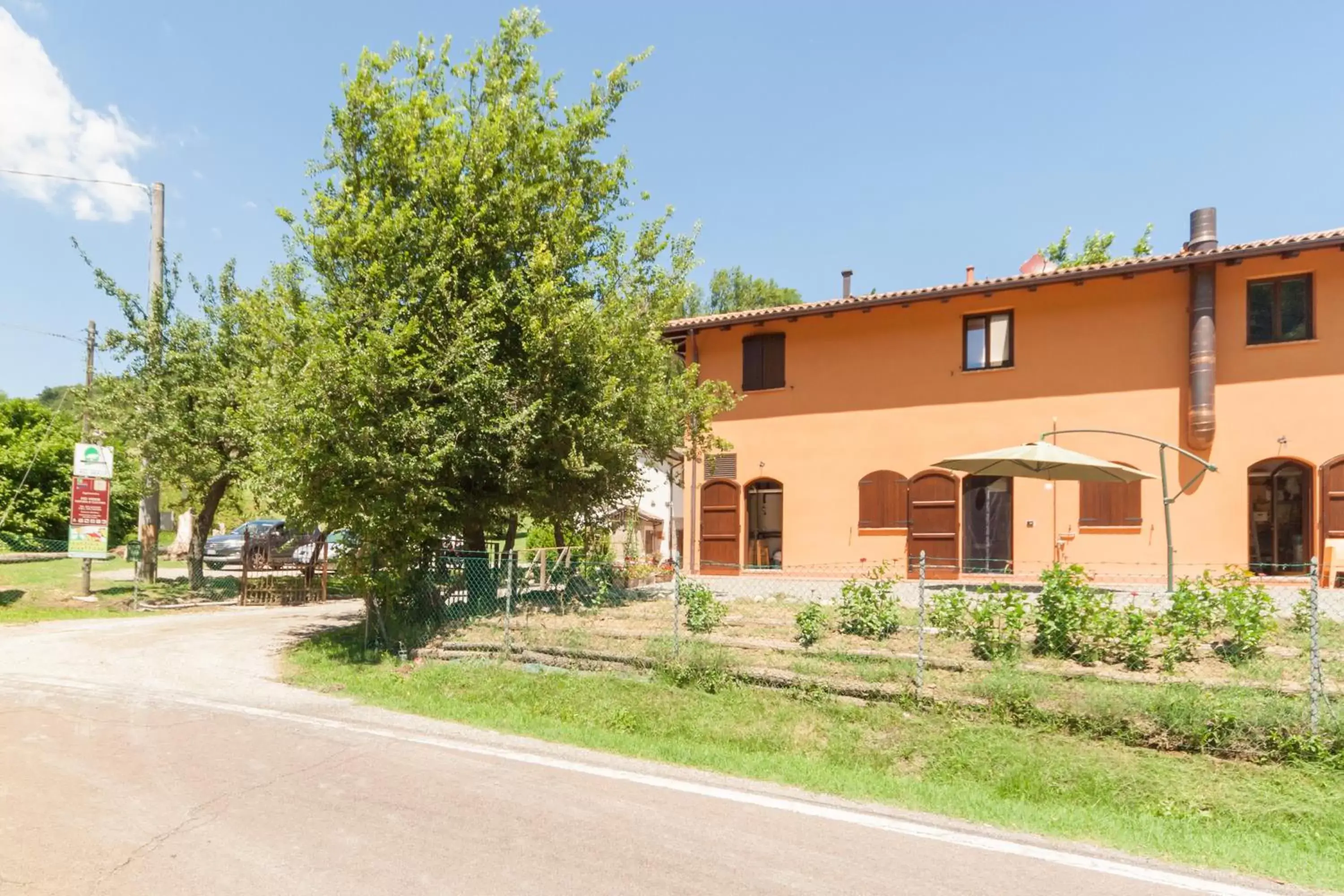 Facade/entrance, Property Building in Agriturismo Rio Verde