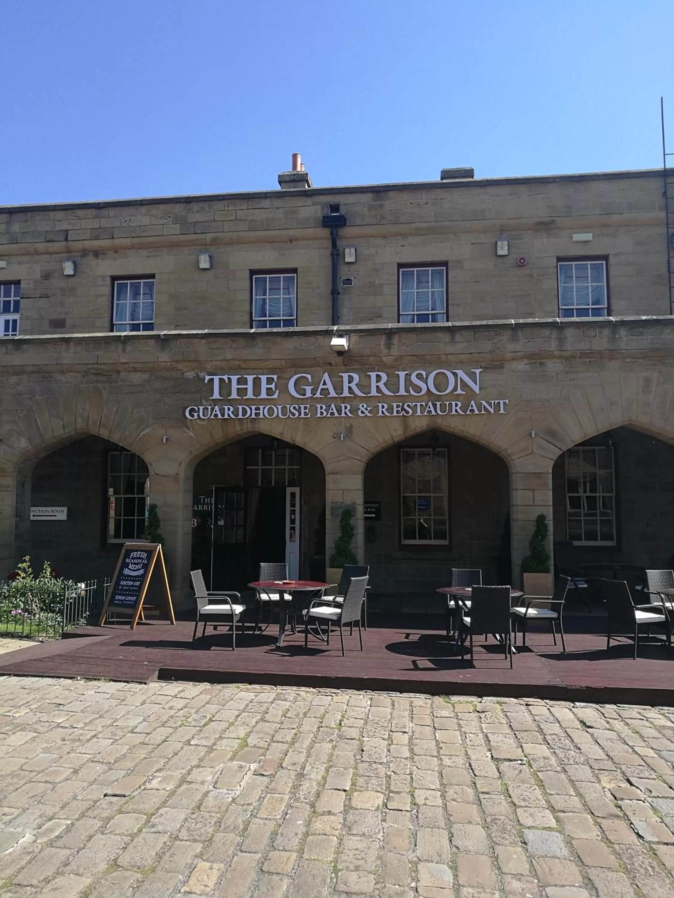 Facade/entrance in Garrison Hotel