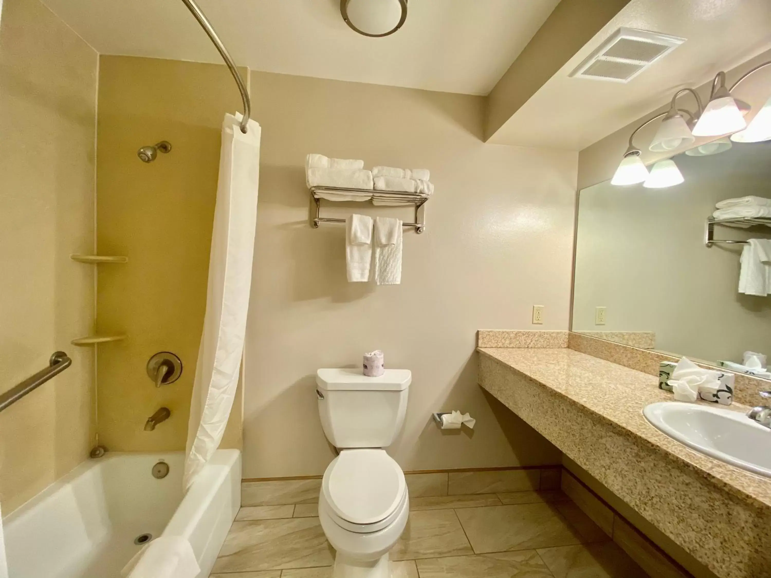 Bathroom in Morro Shores Inn And Suites
