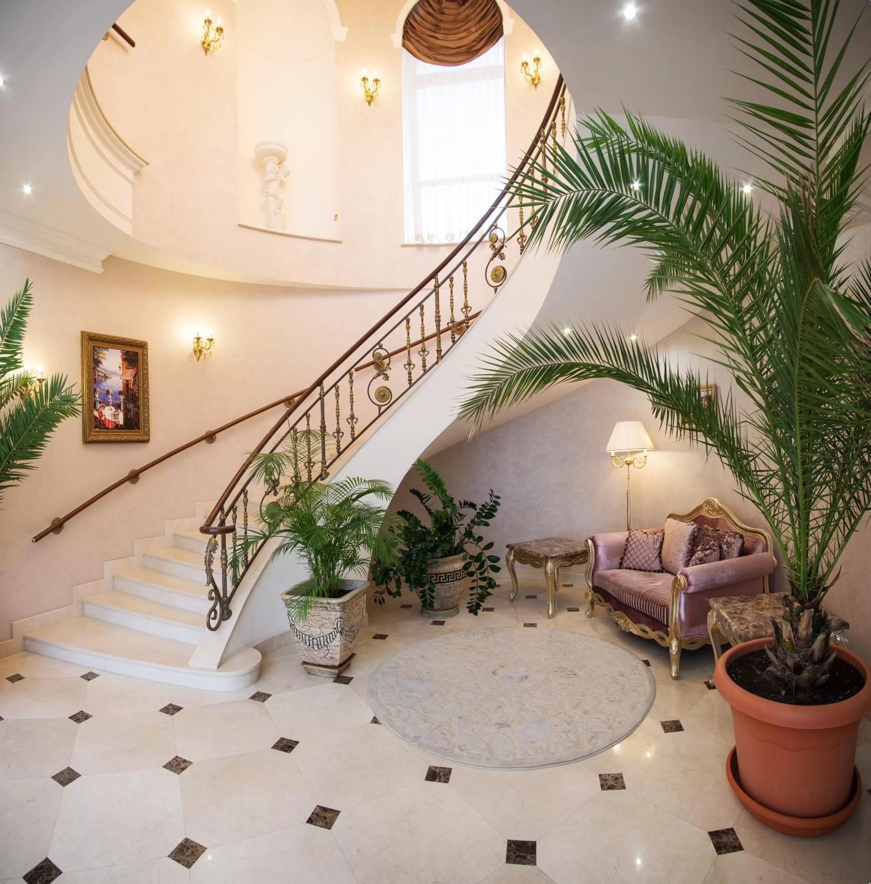 Communal lounge/ TV room in Villa Le Premier - Maestro