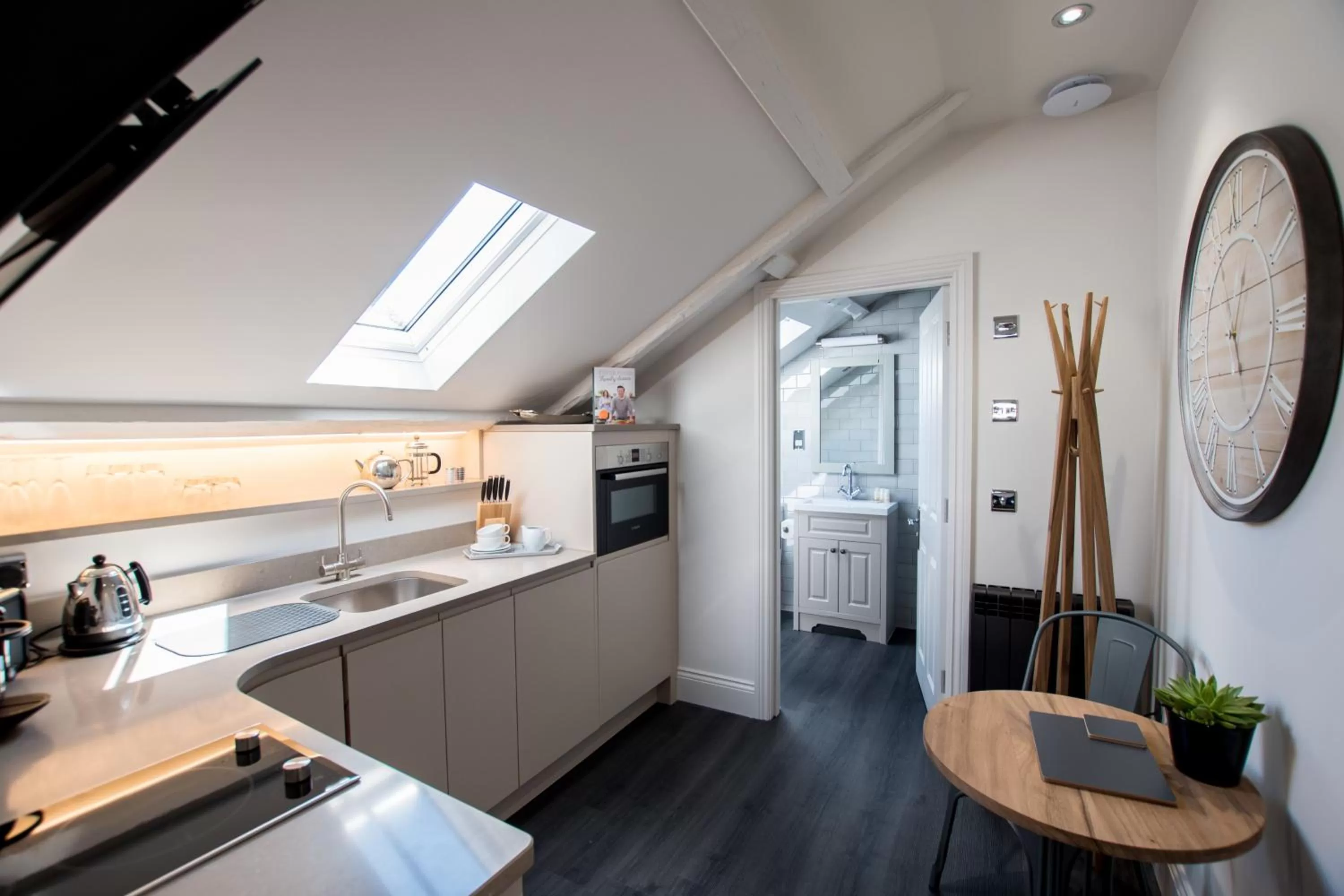 The Halston Carlisle