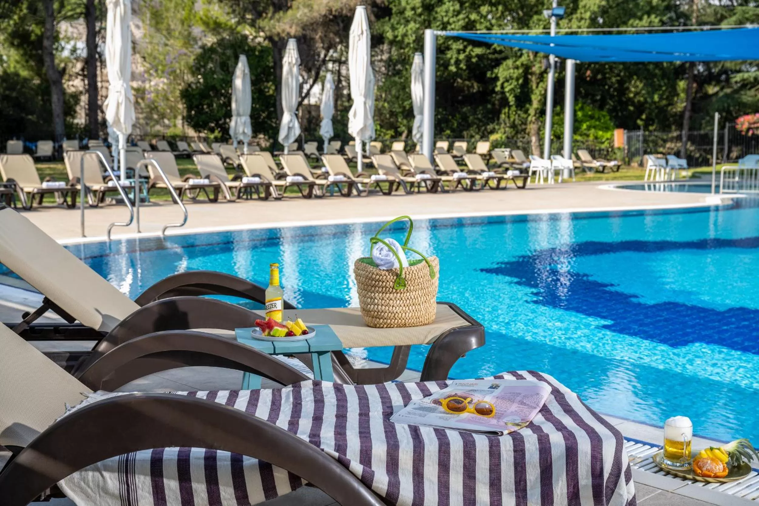 Swimming pool in Hacienda Forest View Hotel