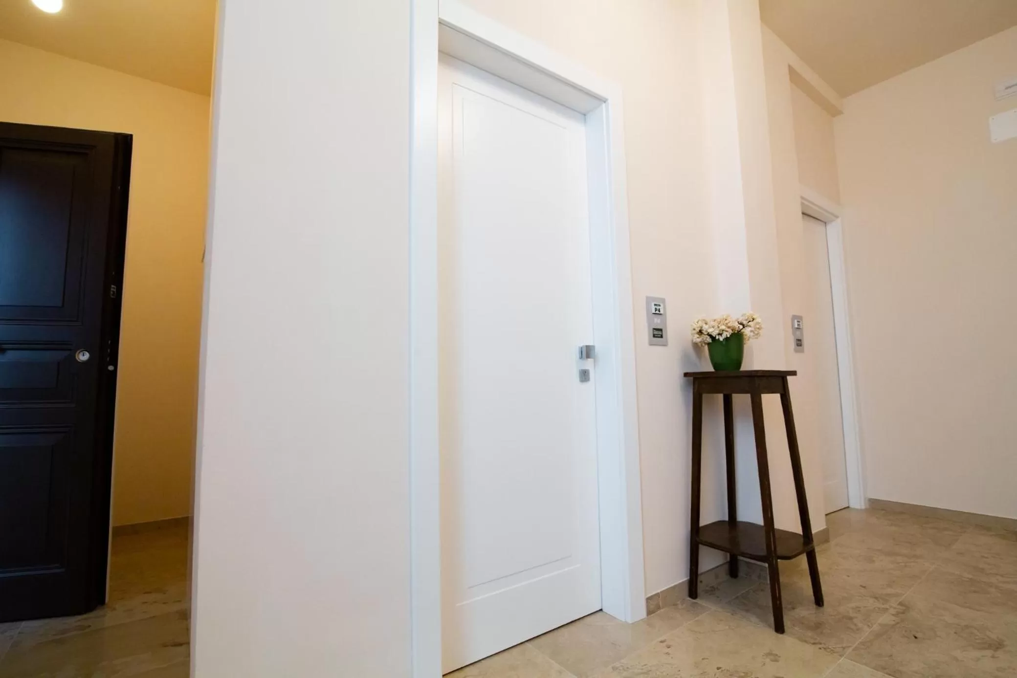 Communal lounge/ TV room, TV/Entertainment Center in Migliori Olive Ascolane beds