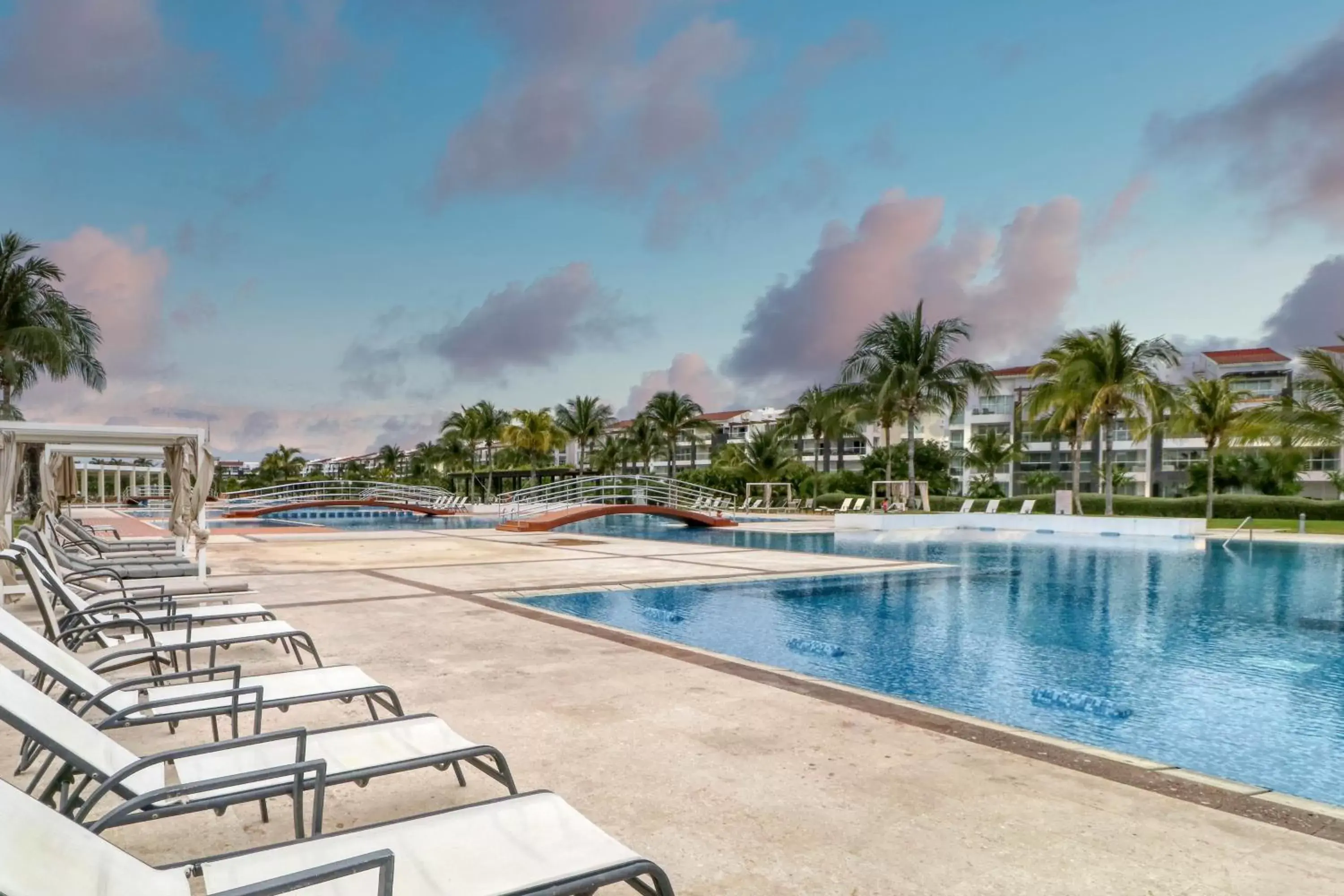 Swimming Pool in Hakuna Matata 725N at Mareazul Beachfront