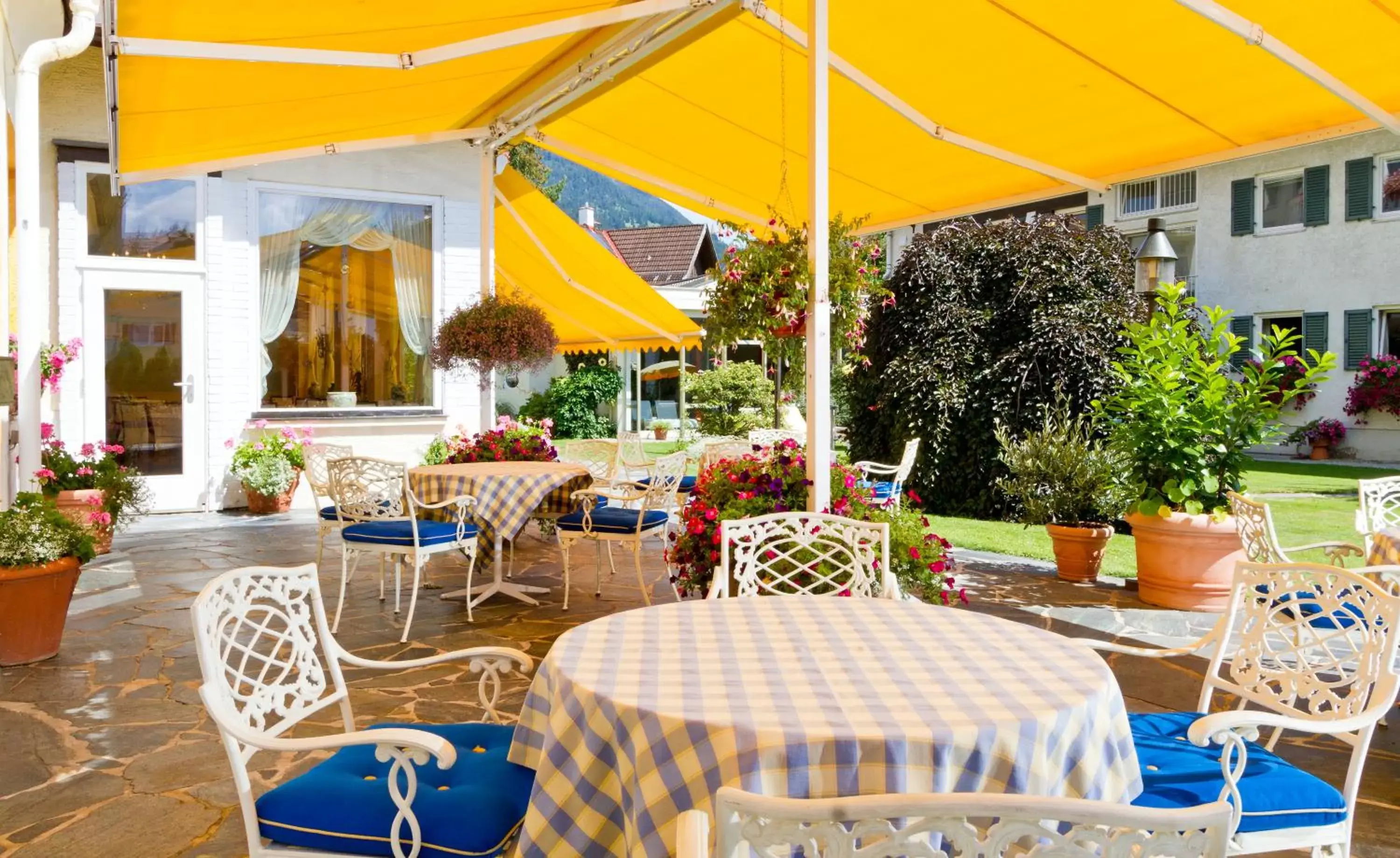 Balcony/Terrace, Restaurant/Places to Eat in Wittelsbacher Hof Swiss Quality Hotel