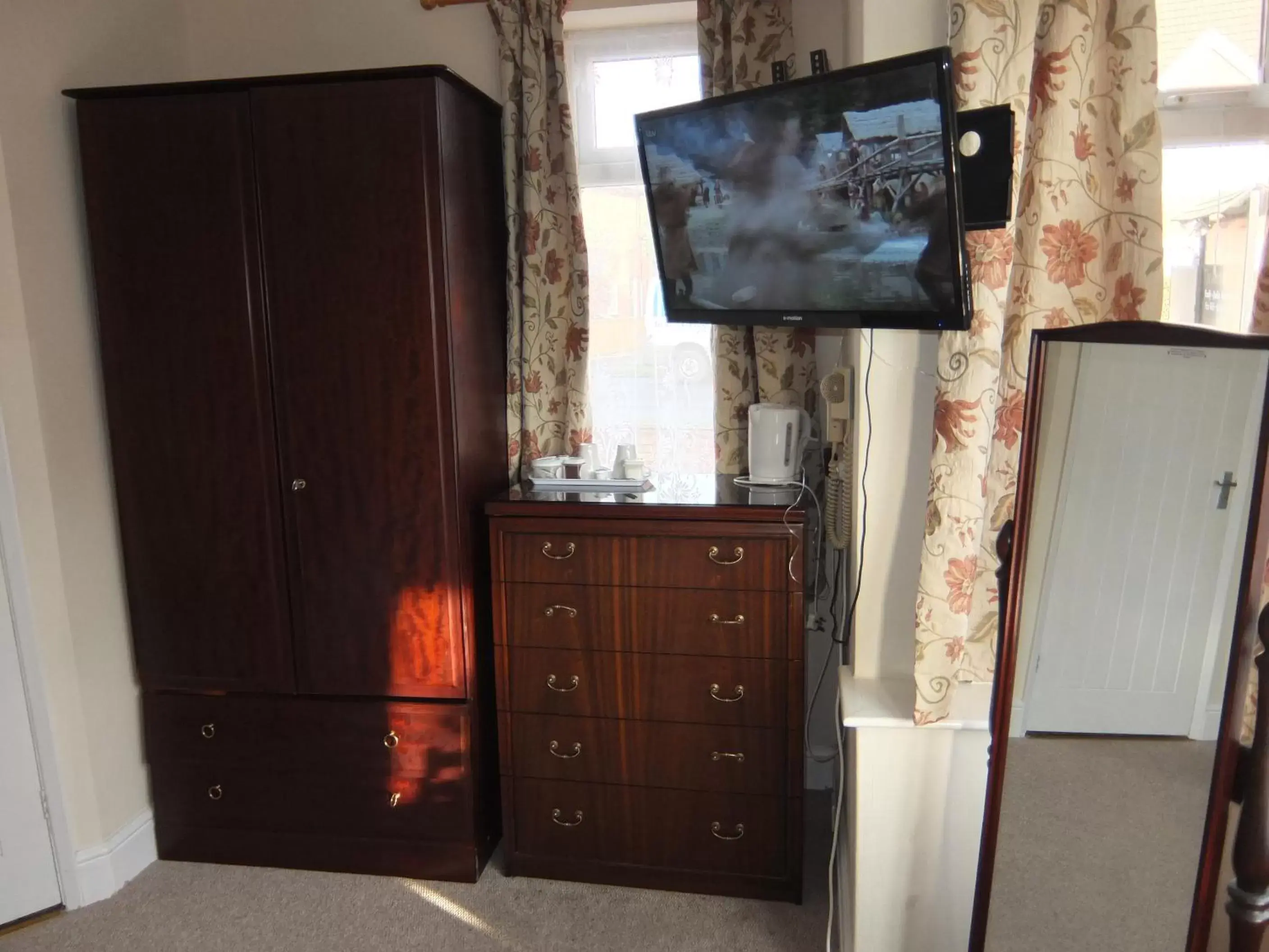 Other, TV/Entertainment Center in The Monsell Hotel