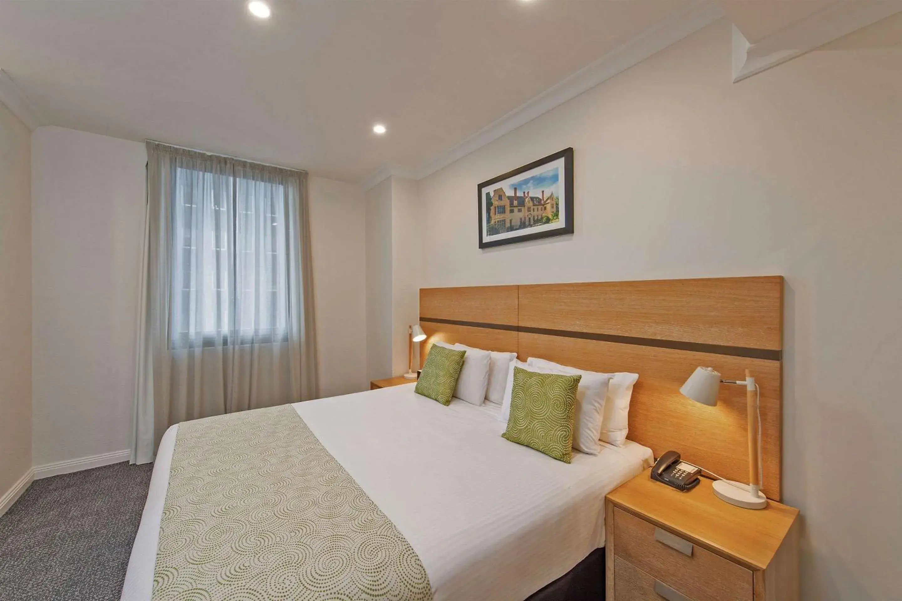 Photo of the whole room, Bed in Quality Apartments Adelaide Central