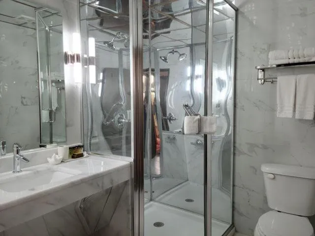 Bathroom in Wangshi China Palace