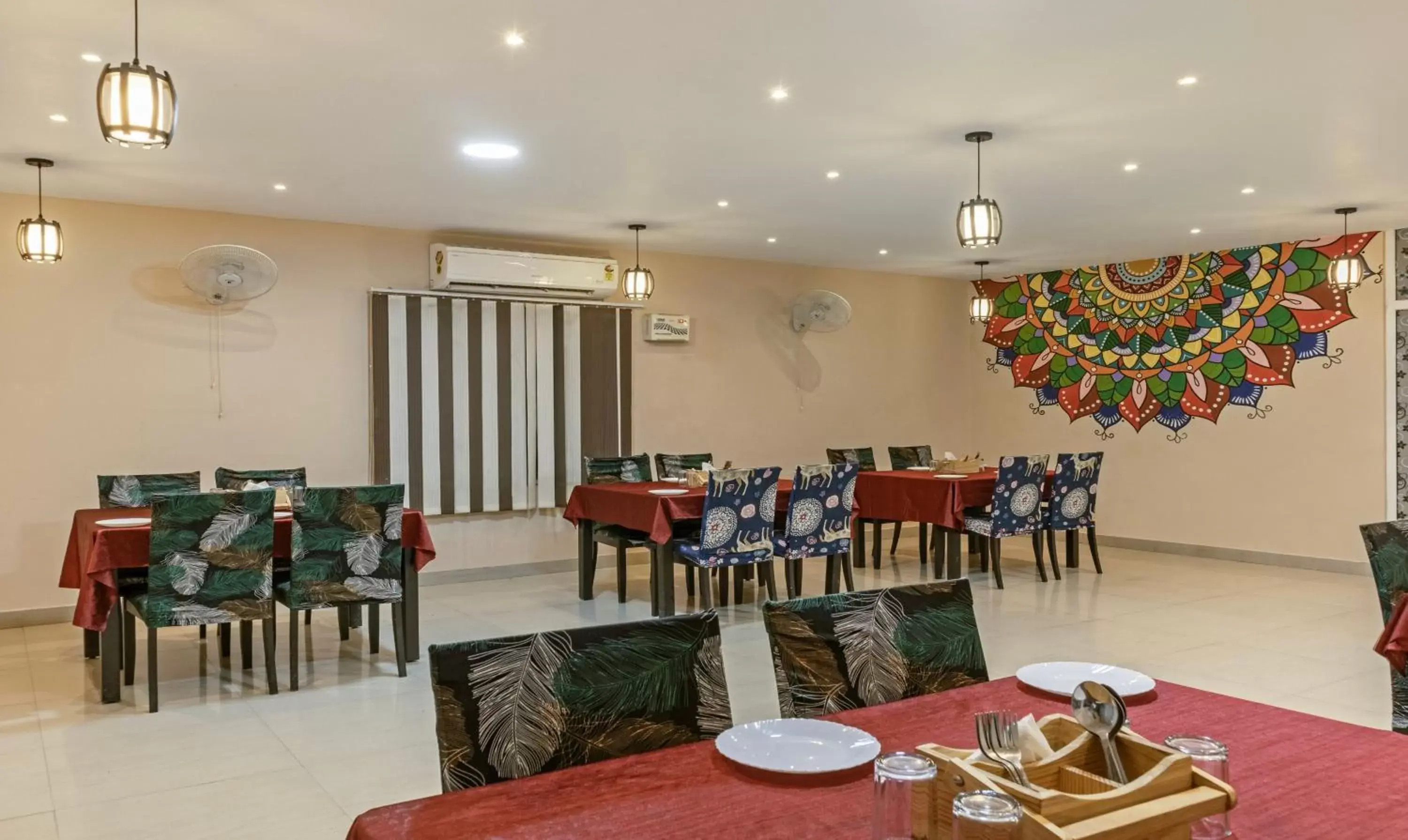 Restaurant/places to eat in Itsy Hotels Kashi Grand, BHU Restaurant/places to eat in Itsy Hotels Kashi Grand, BHU