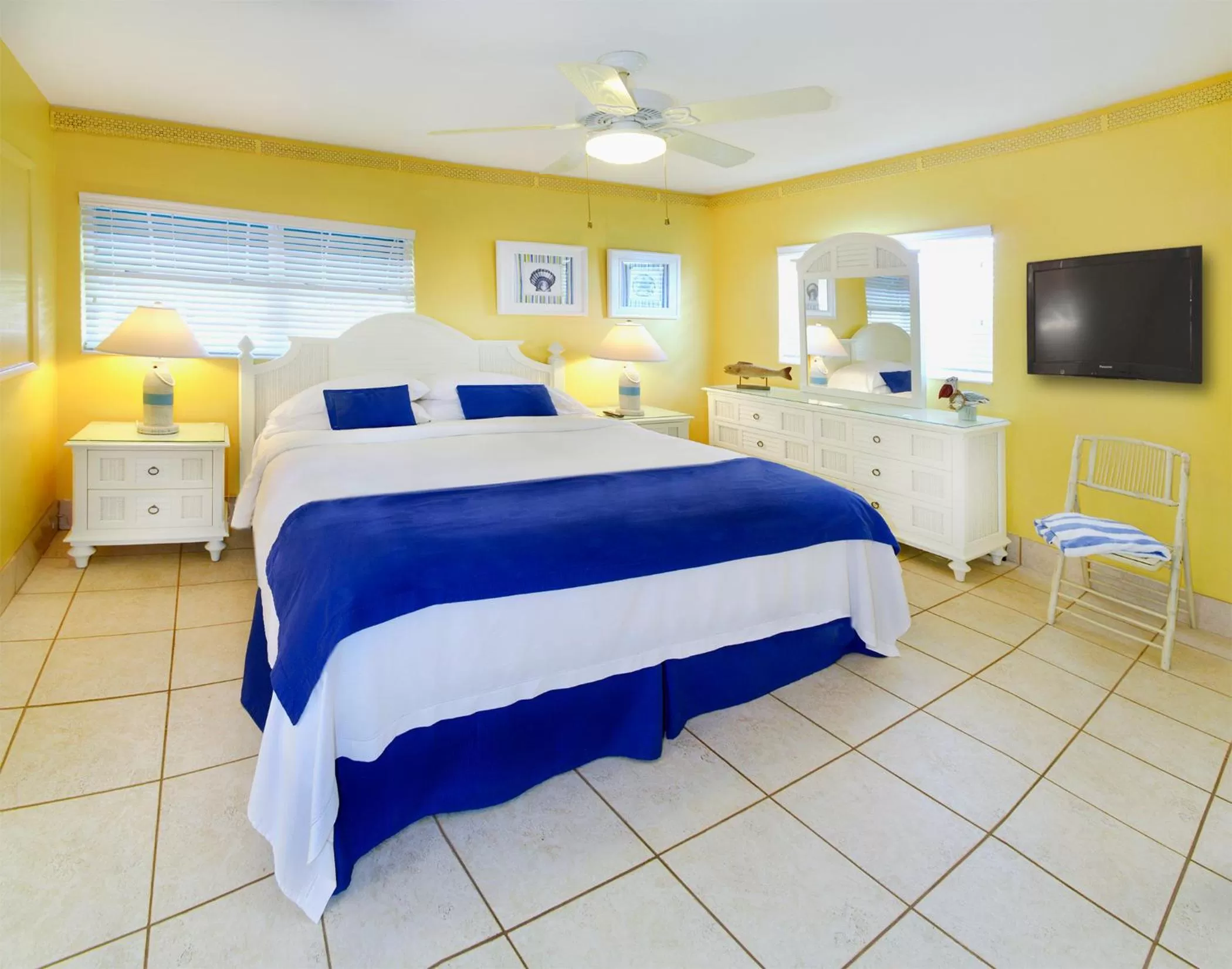 Bed in Tropic Seas Resort