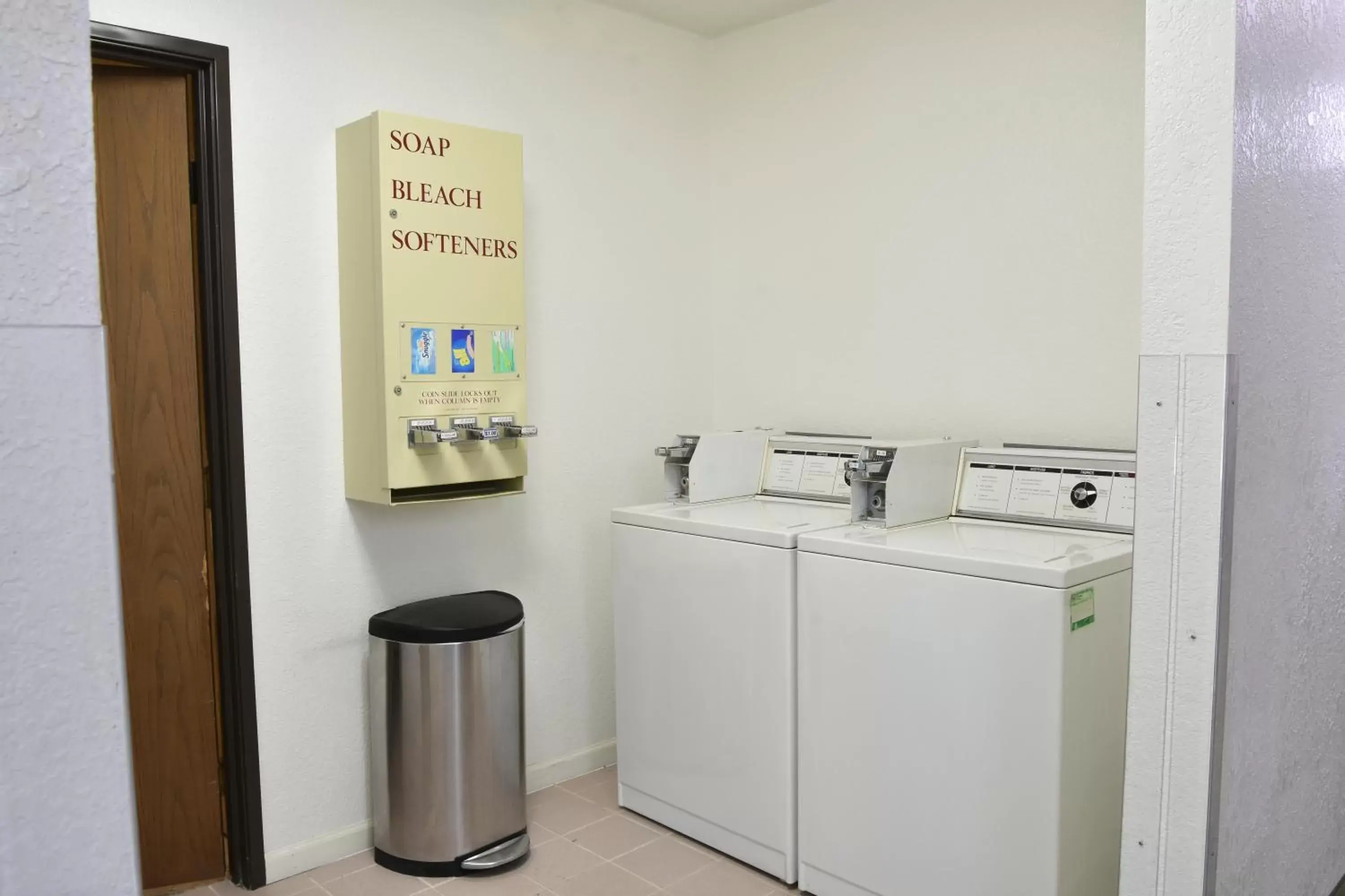 Business facilities, Bathroom in Baymont by Wyndham Robinson