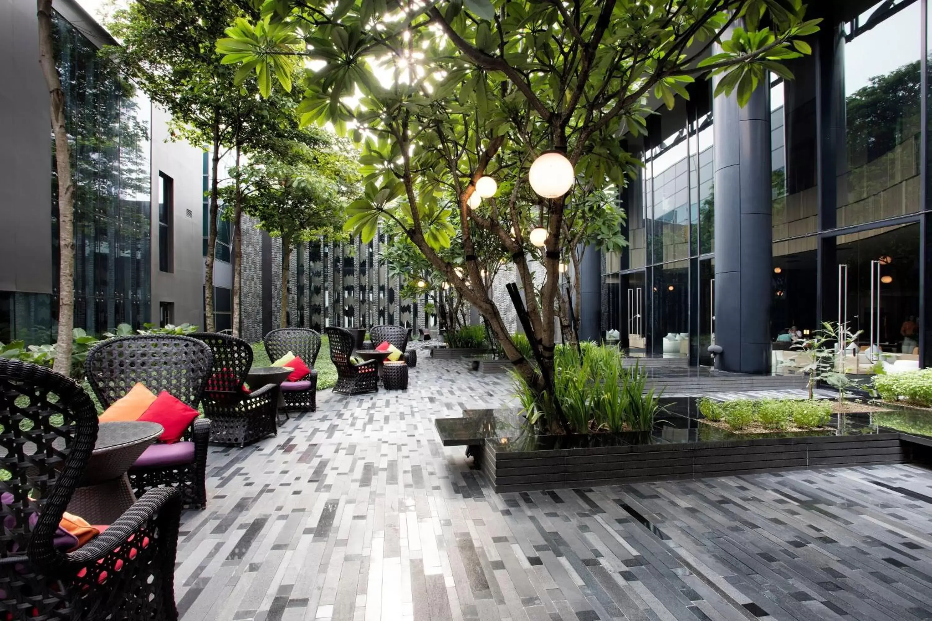 Lounge or bar, Patio/Outdoor Area in Crowne Plaza Changi Airport, an IHG Hotel