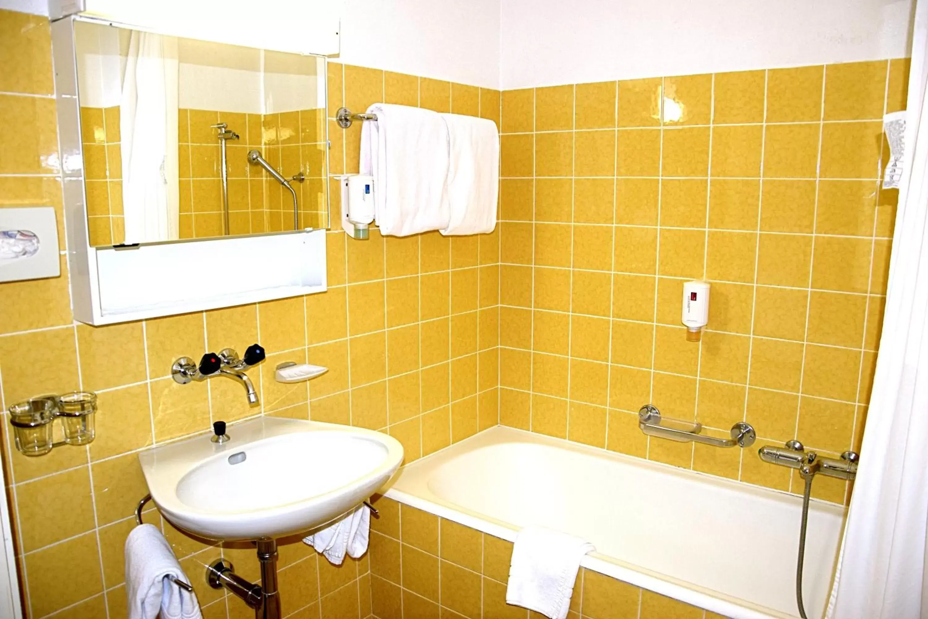 Bathroom in Hotel Salastrains