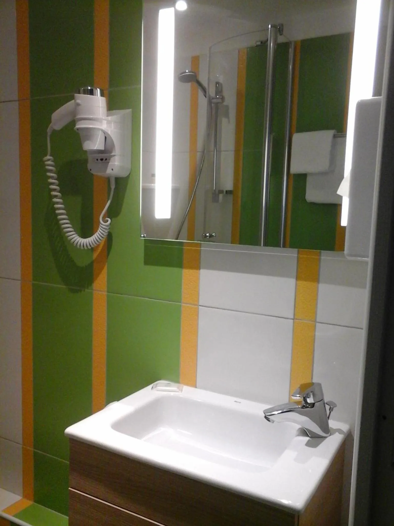 Bathroom in Hôtel Carmin